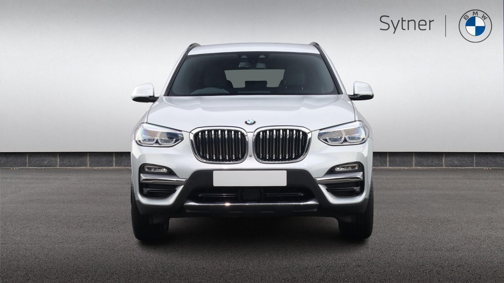 BMW X3 view 16