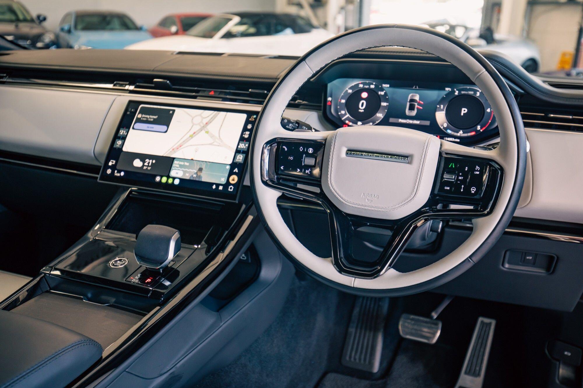 Land Rover Range Rover Sport view 3