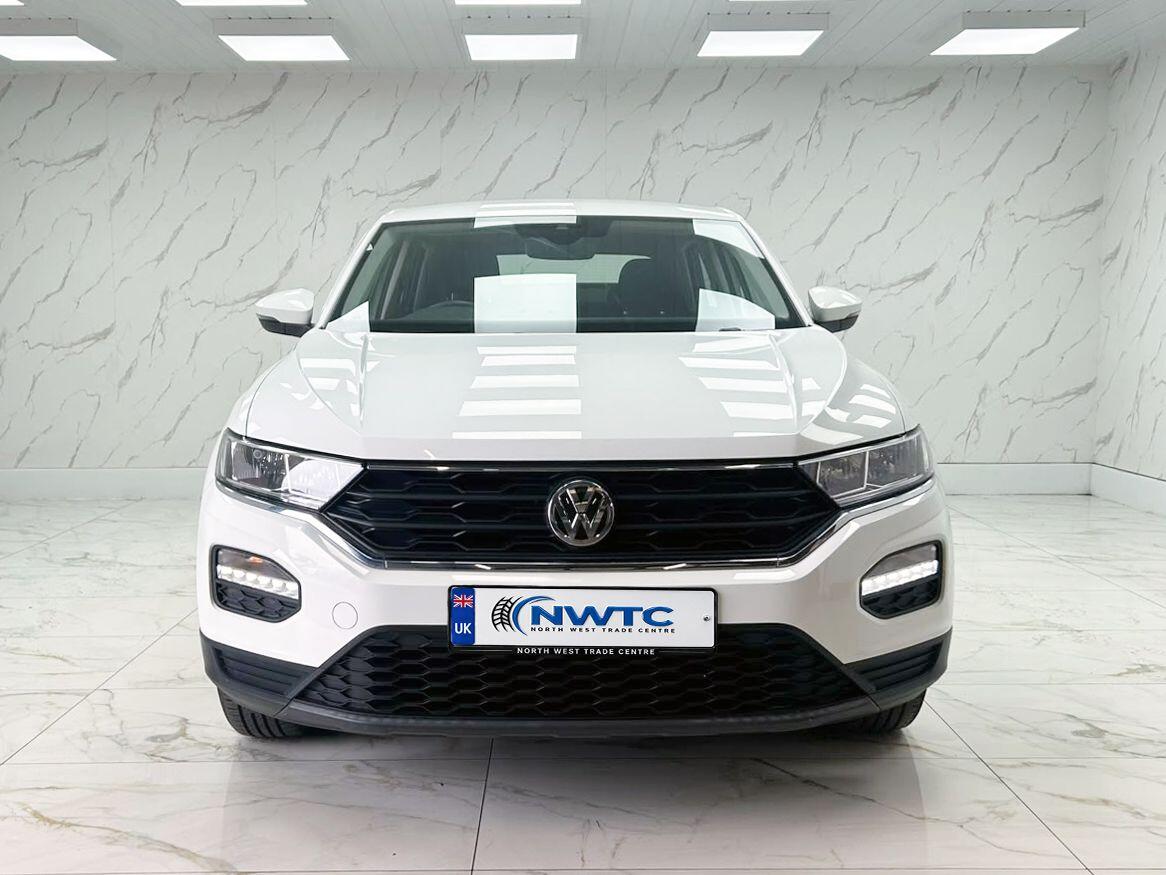 Volkswagen T-Roc view 5