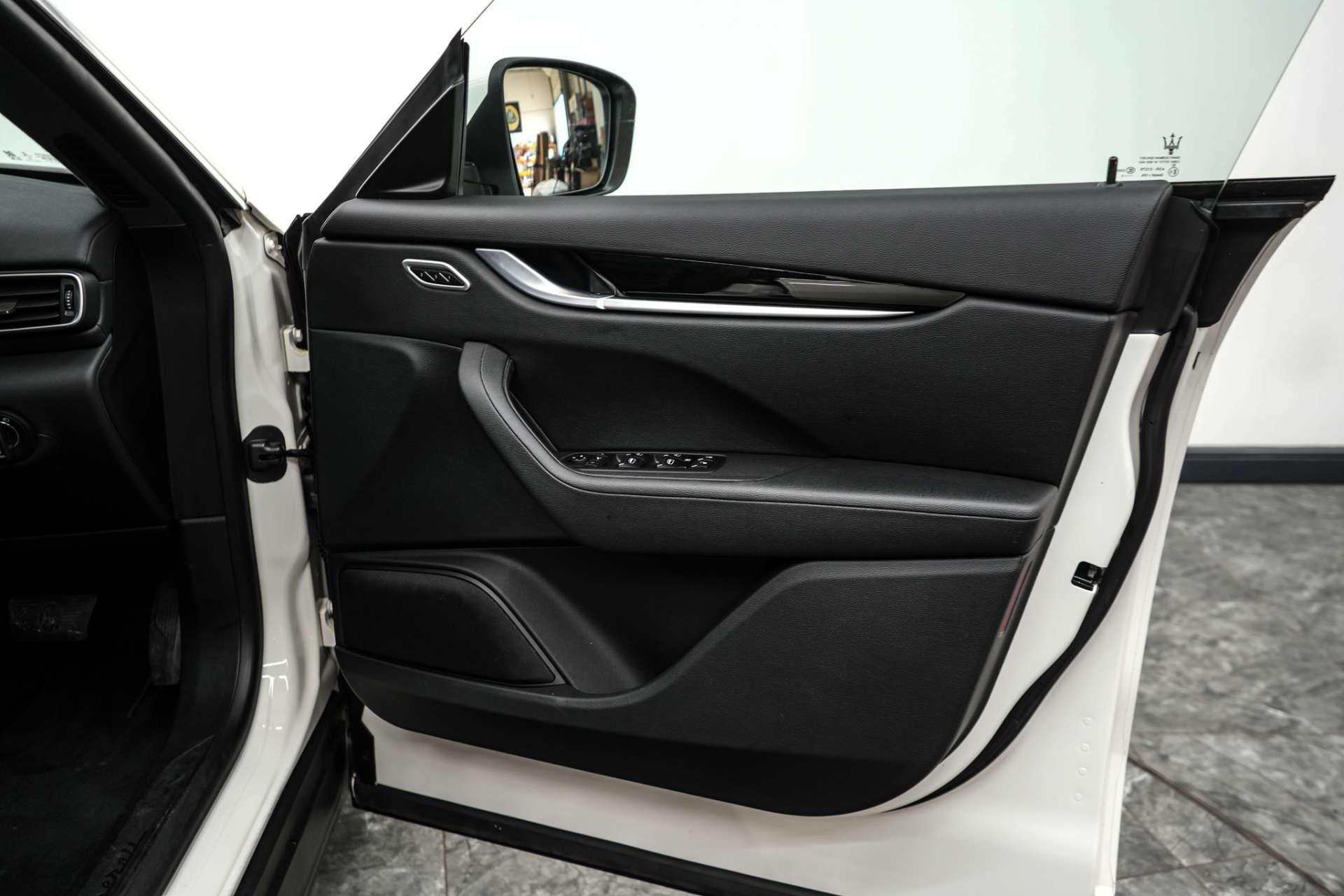 Maserati Levante view 23