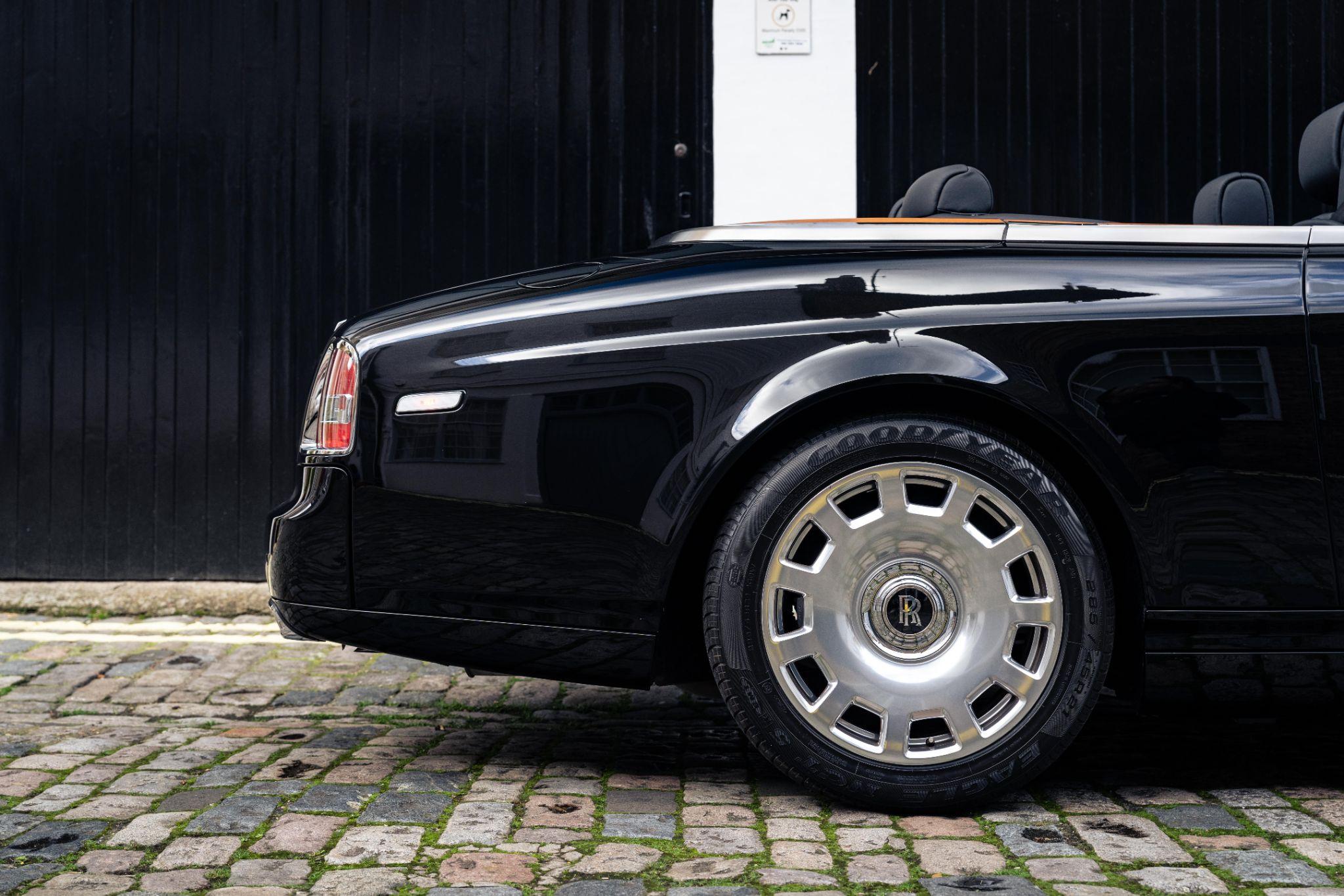 Rolls-Royce Phantom view 43