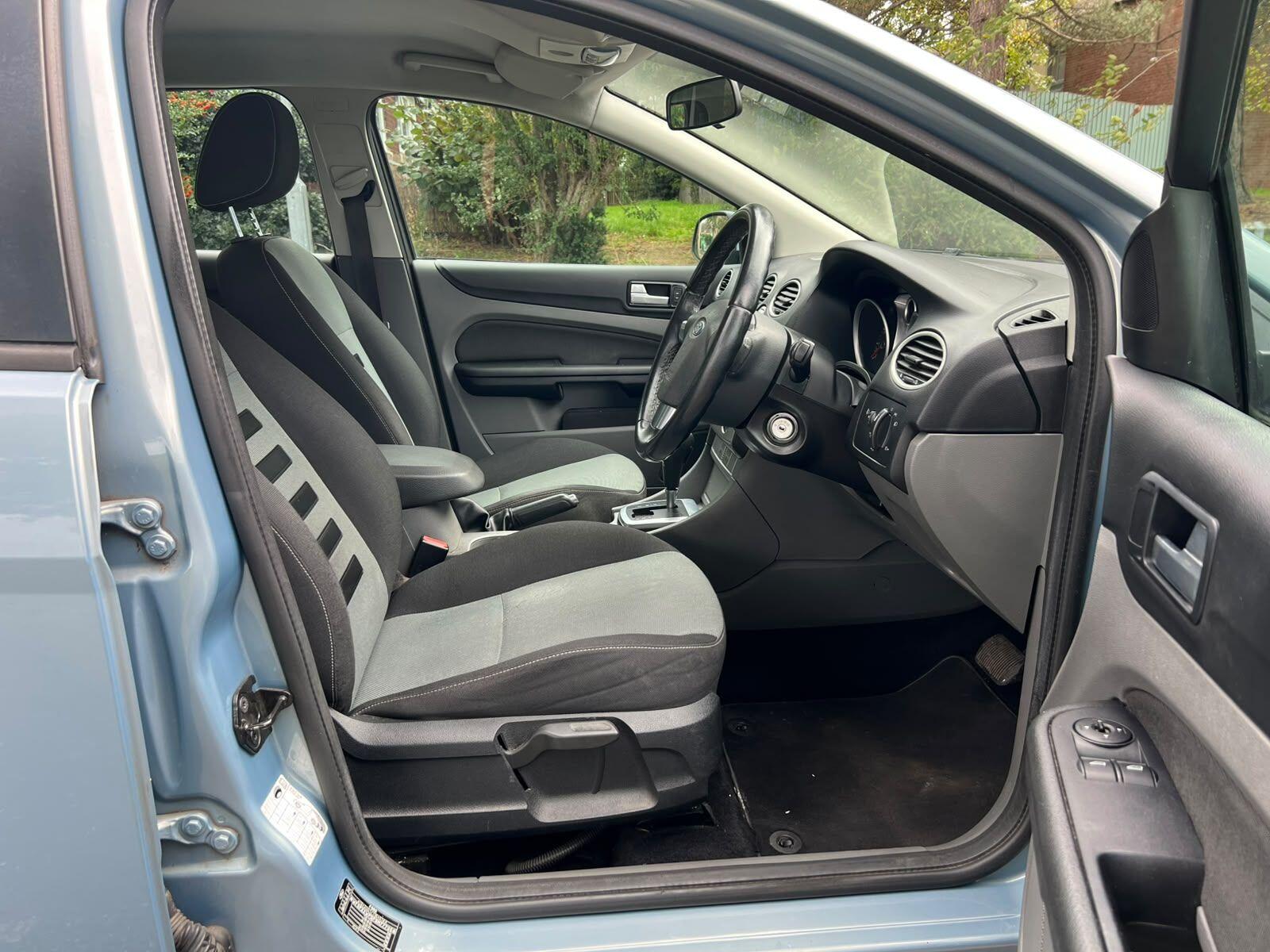 Ford Focus view 17