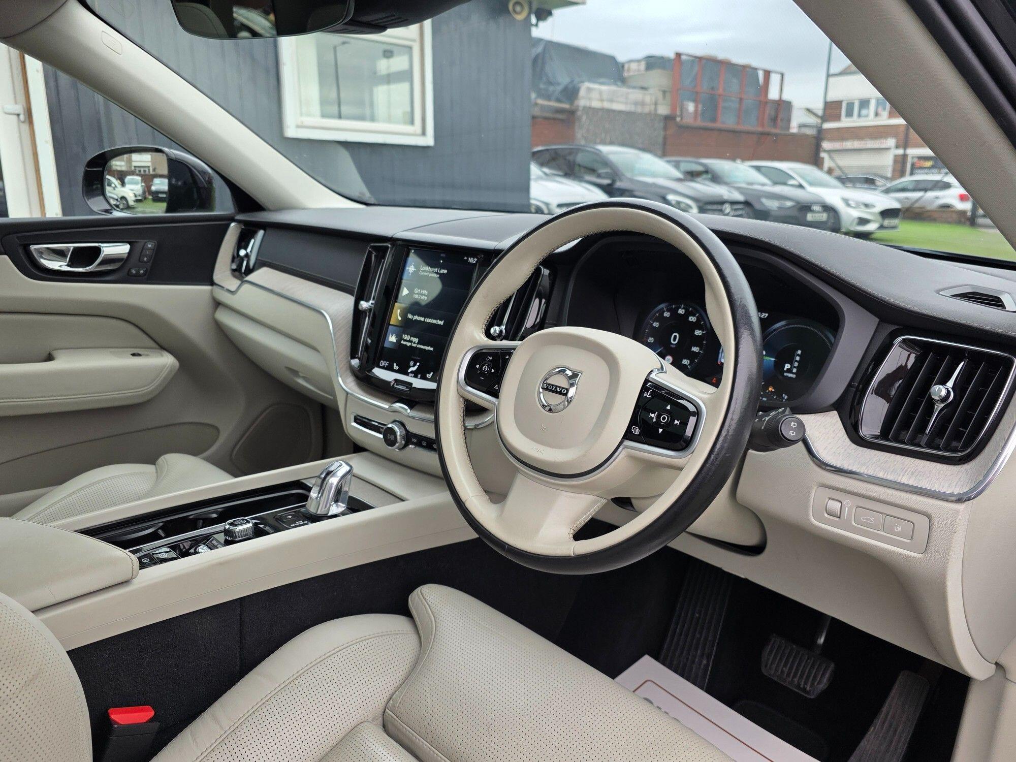 Volvo XC60 view 17
