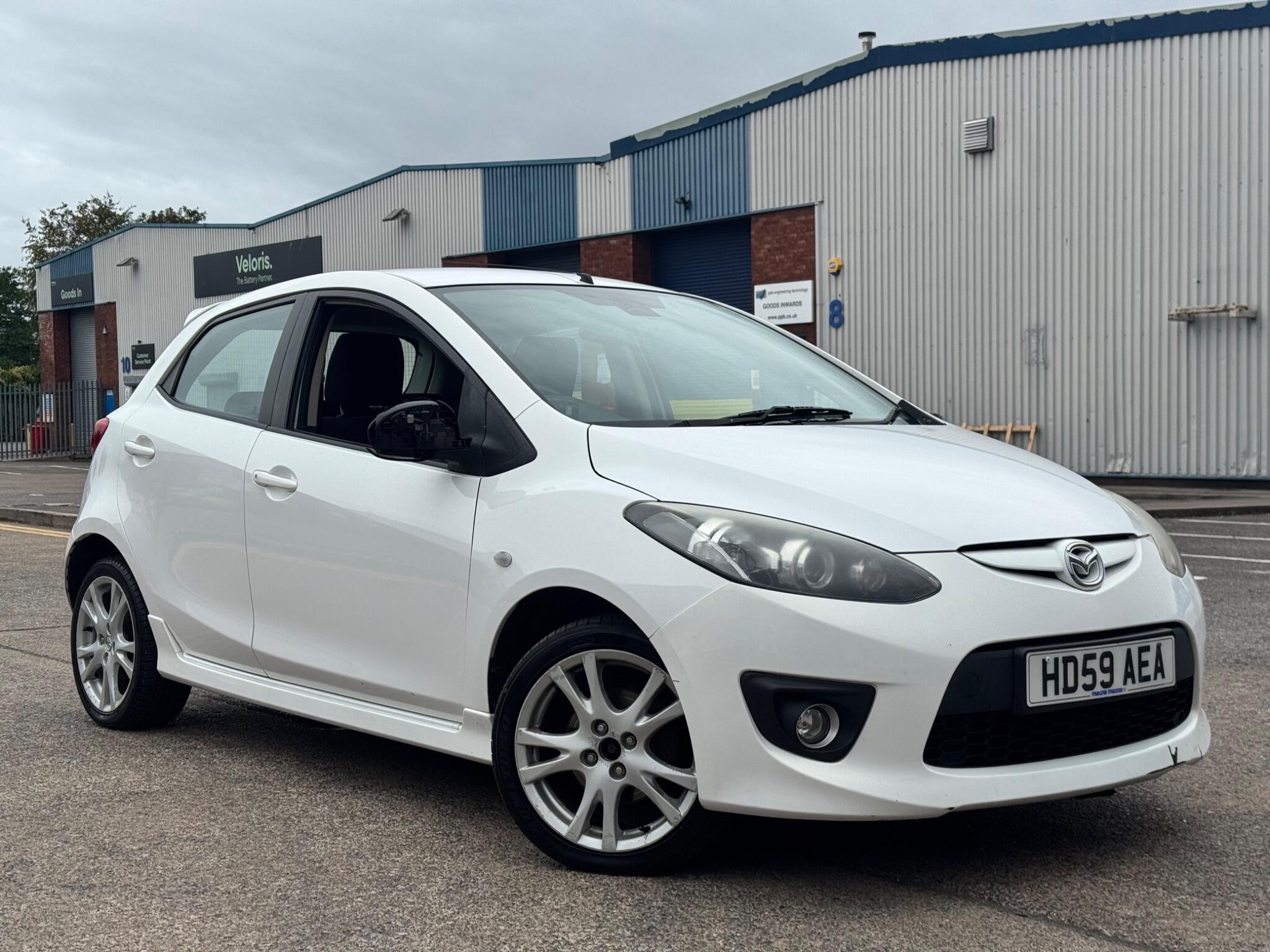 Mazda Mazda2 view 5