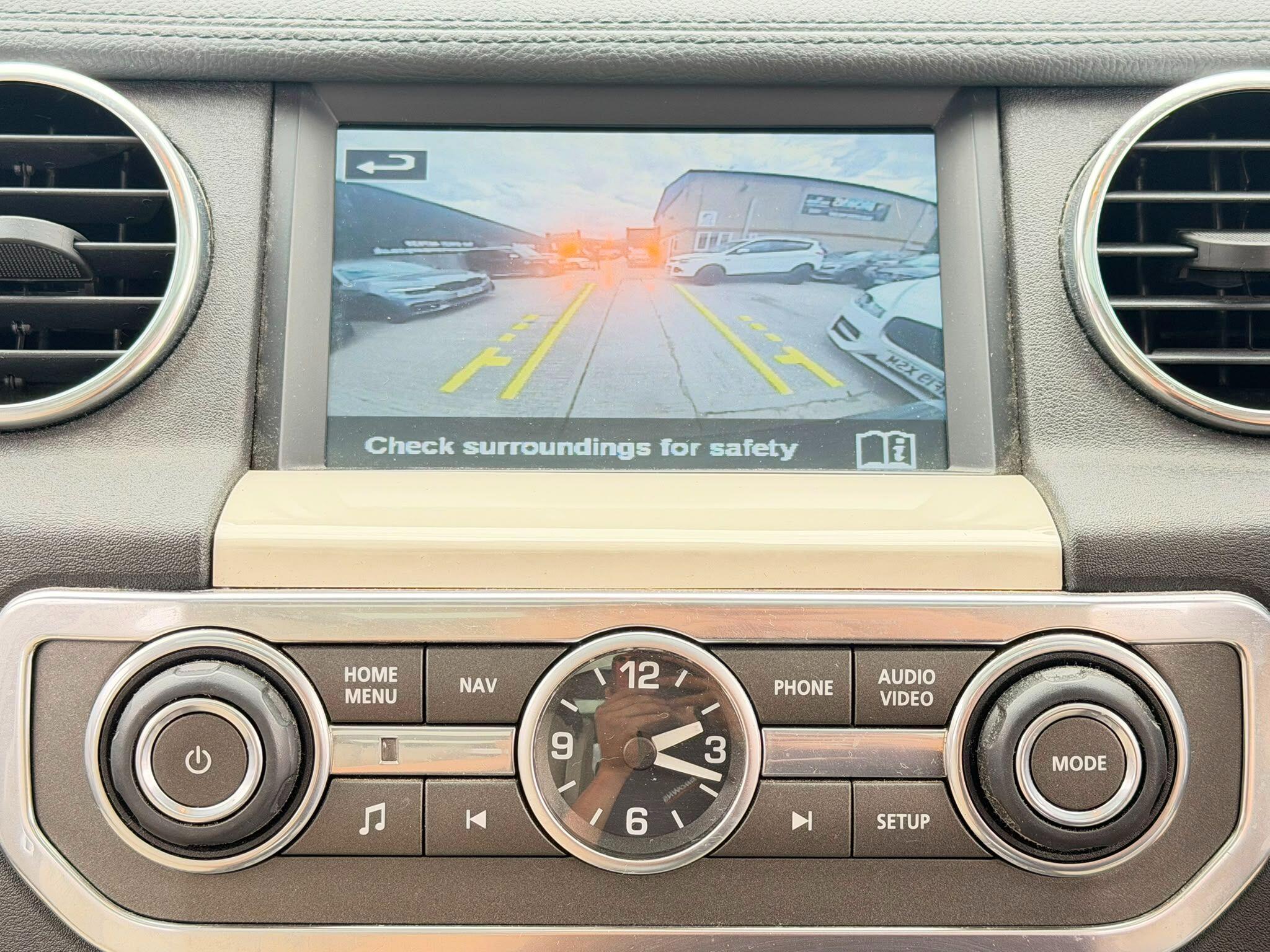 Land Rover Discovery view 32