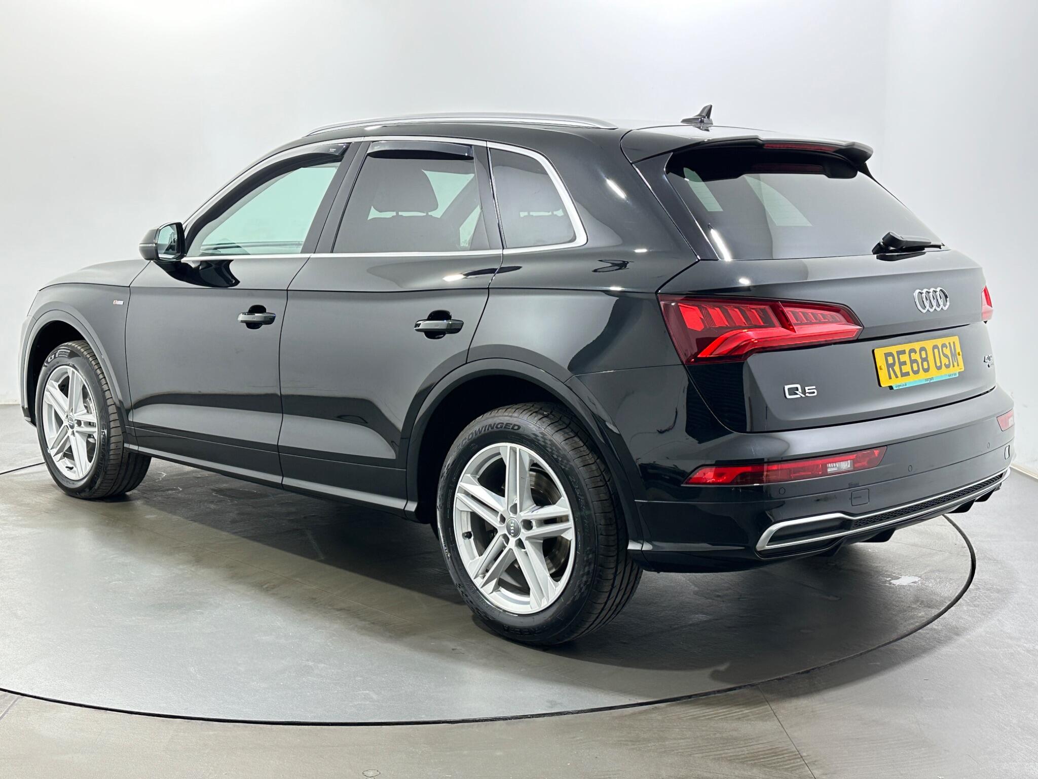 Audi Q5 view 6