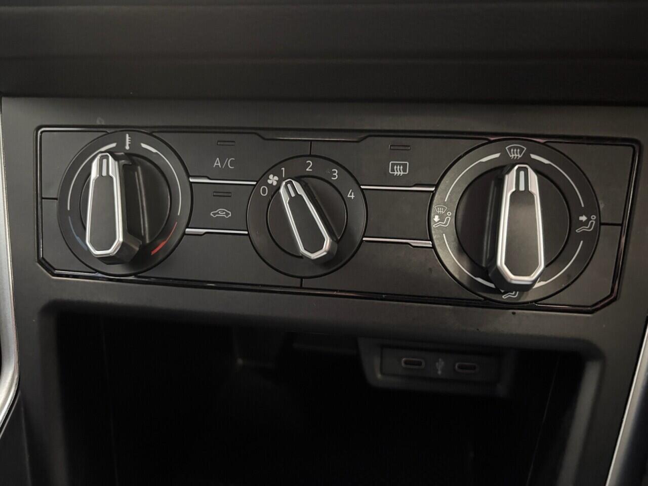 Volkswagen Polo view 29