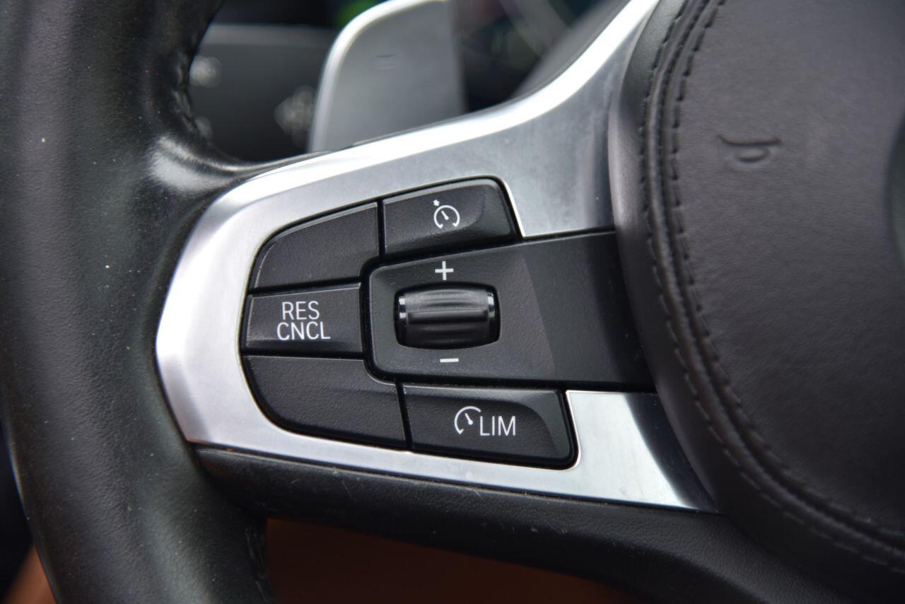 BMW 5 Series view 32
