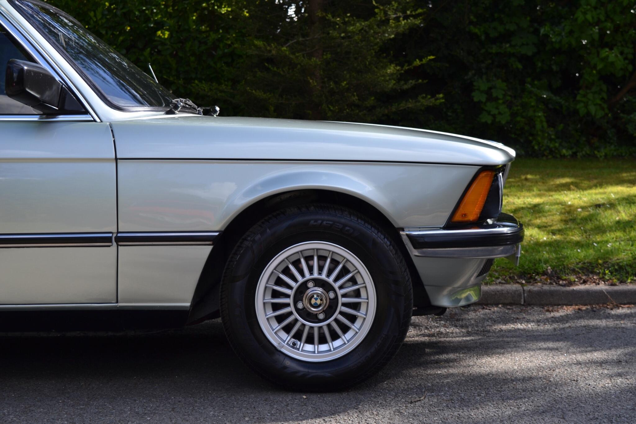 BMW 3 Series view 48