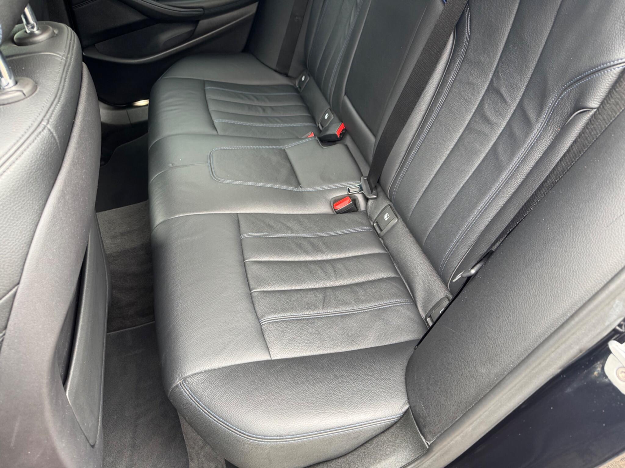 BMW 5 Series view 14