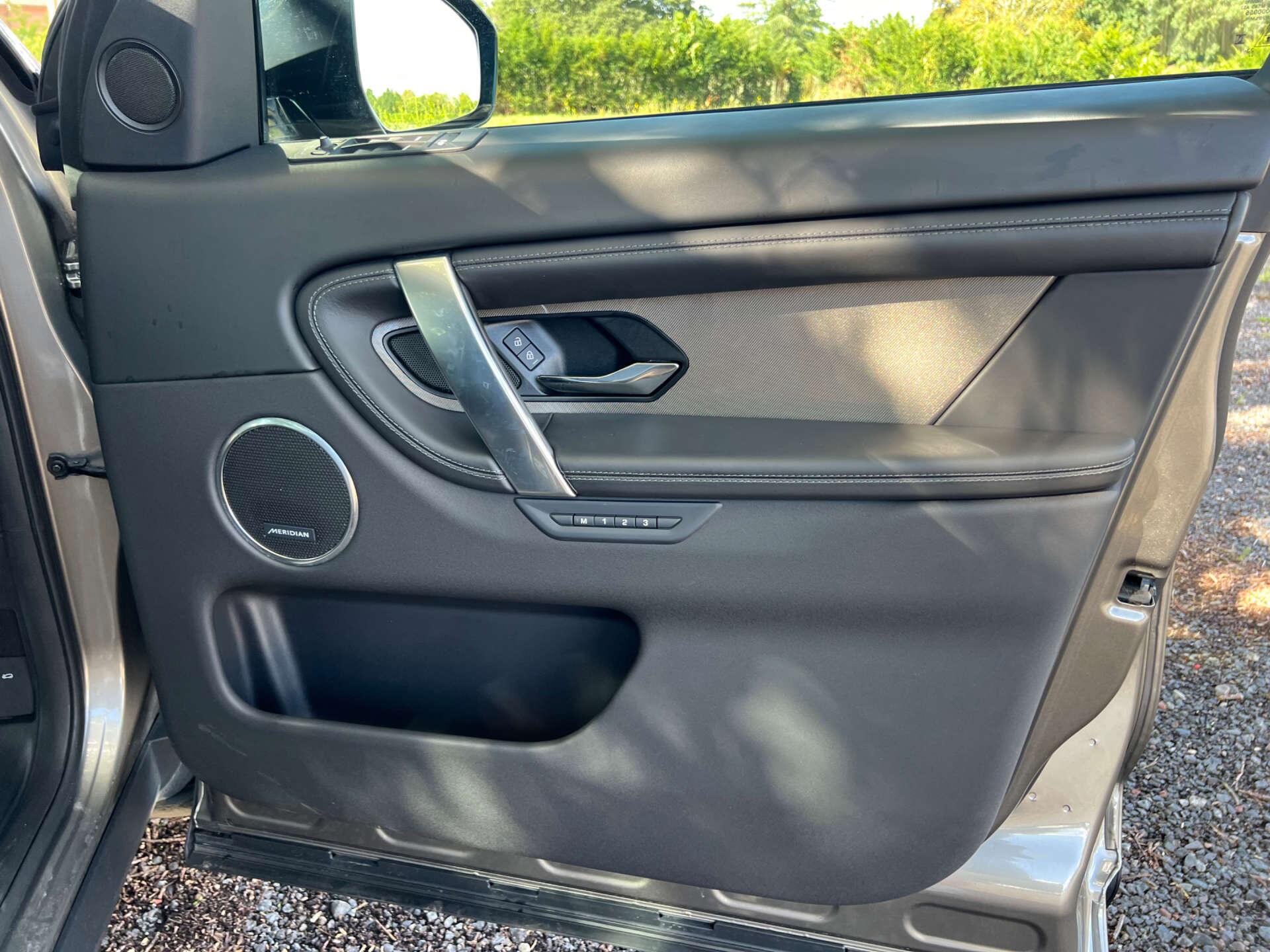 Land Rover Discovery Sport view 28