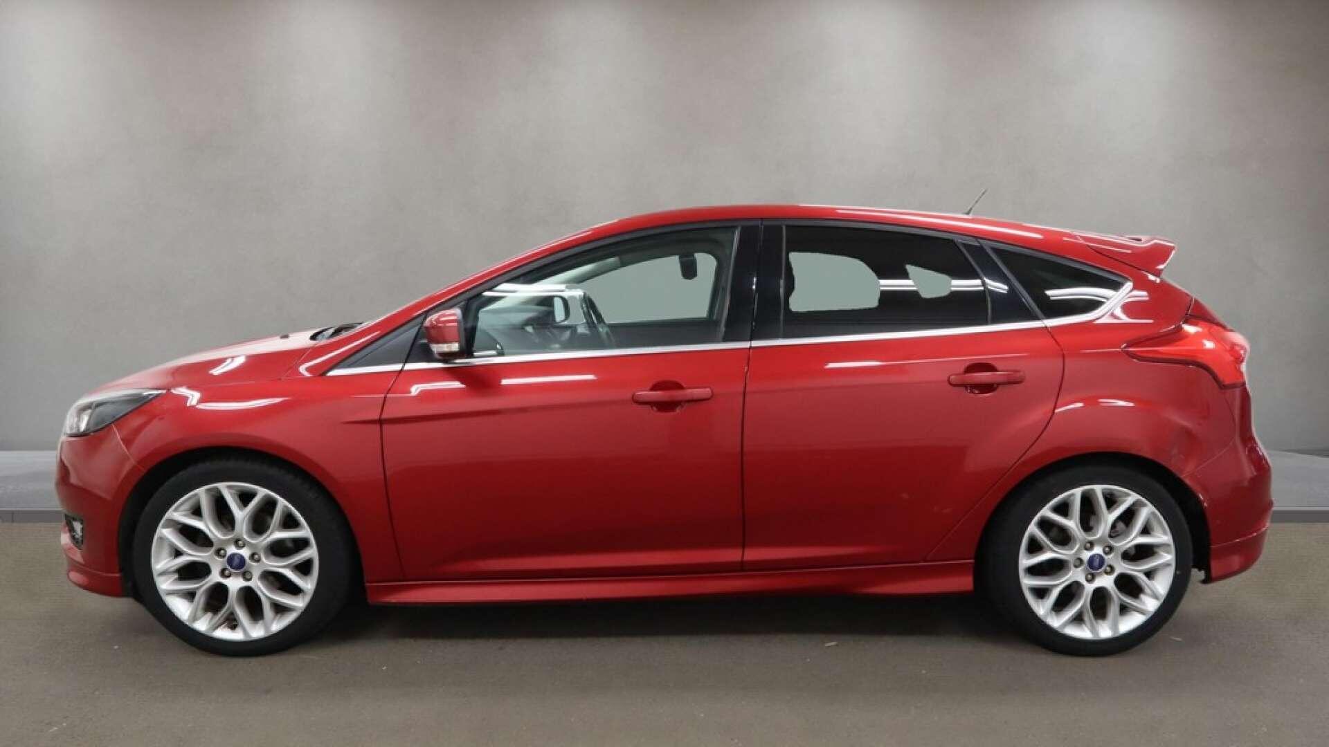 Ford Focus view 11