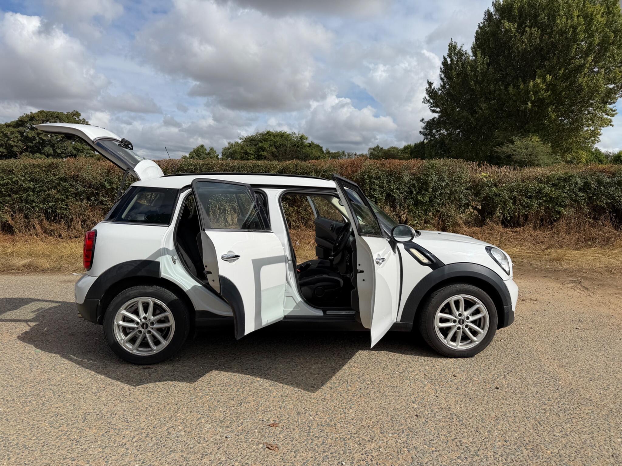 Mini Countryman view 23
