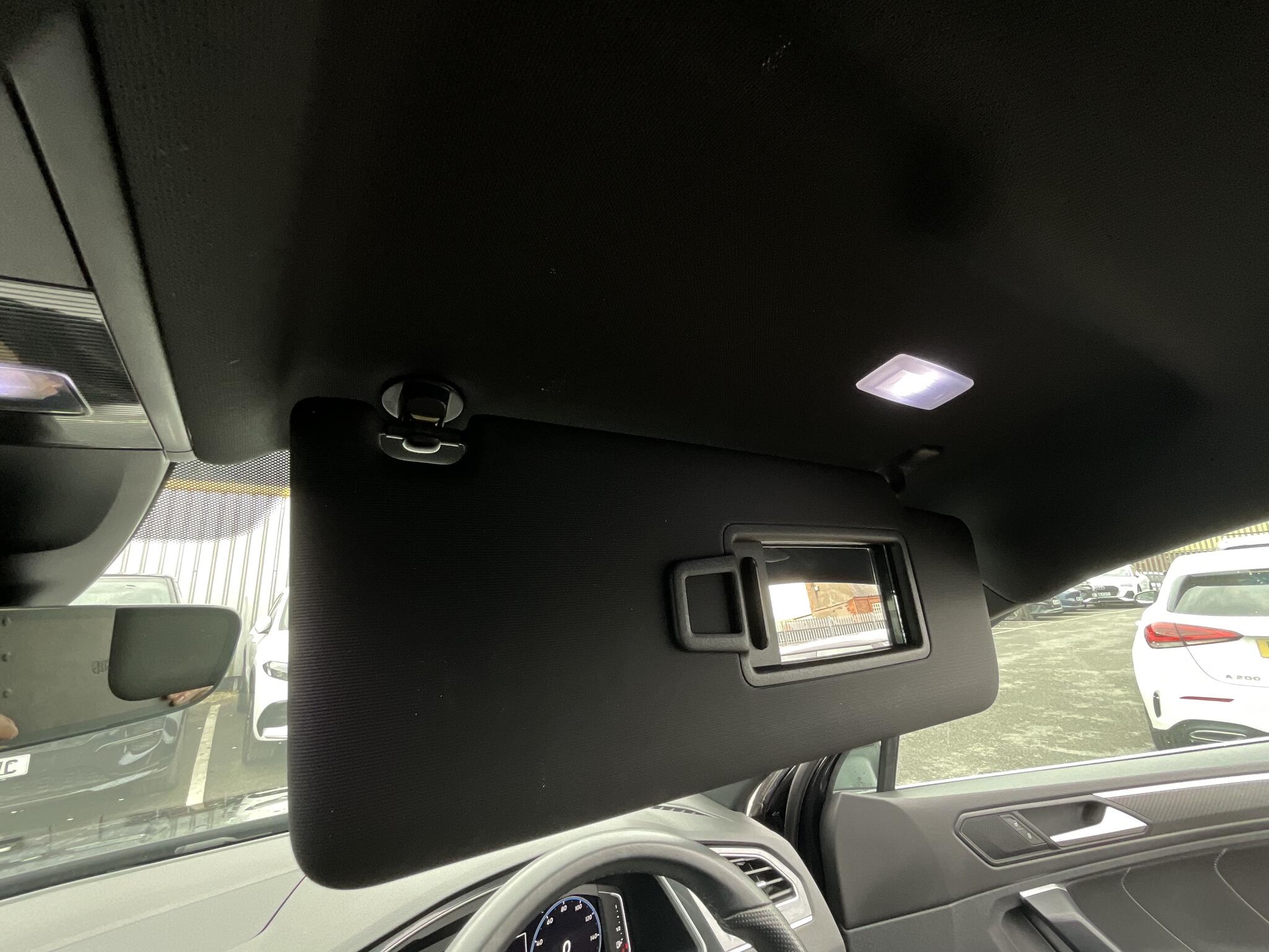 Volkswagen Tiguan view 31