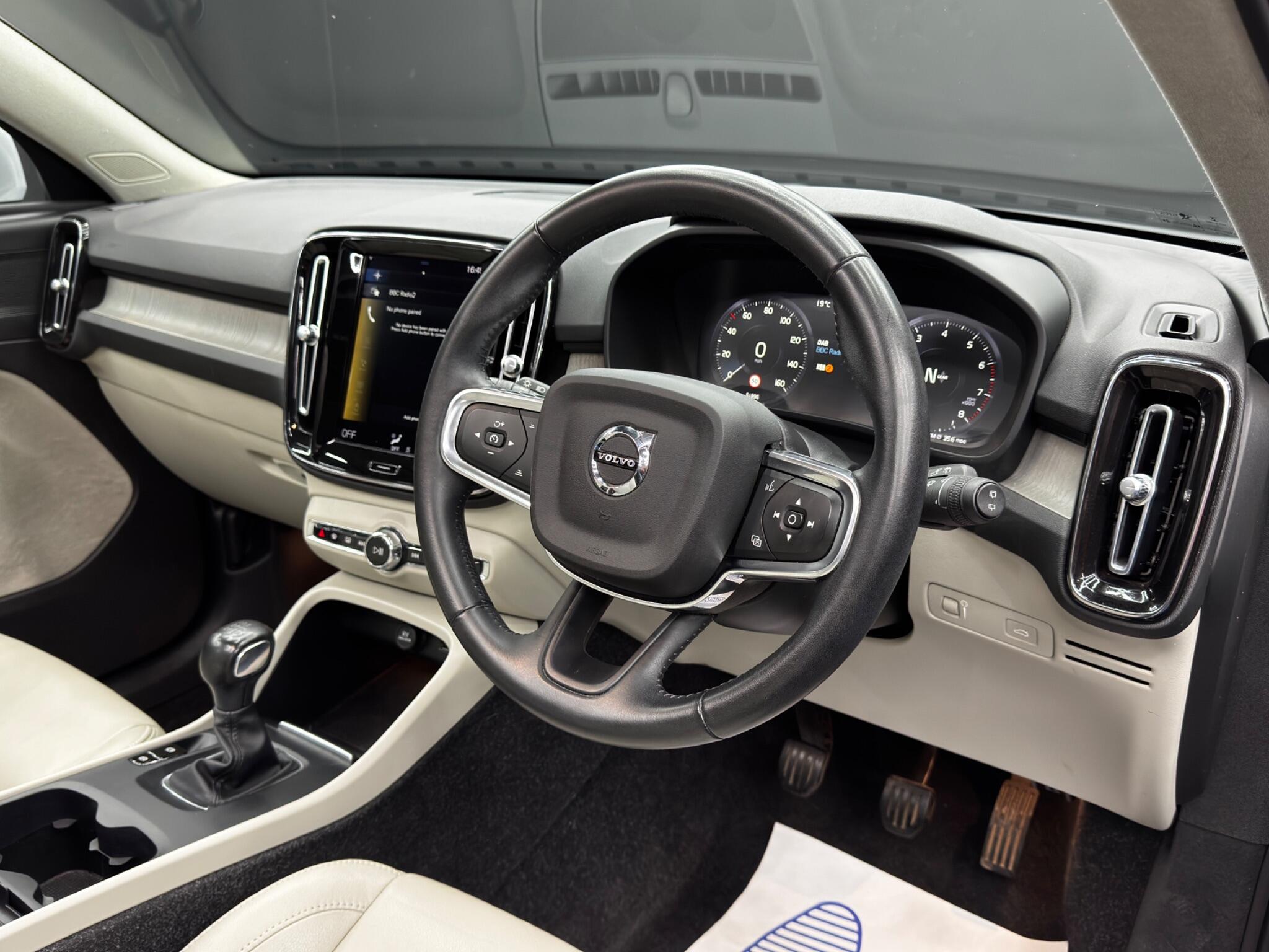 Volvo XC40 view 9