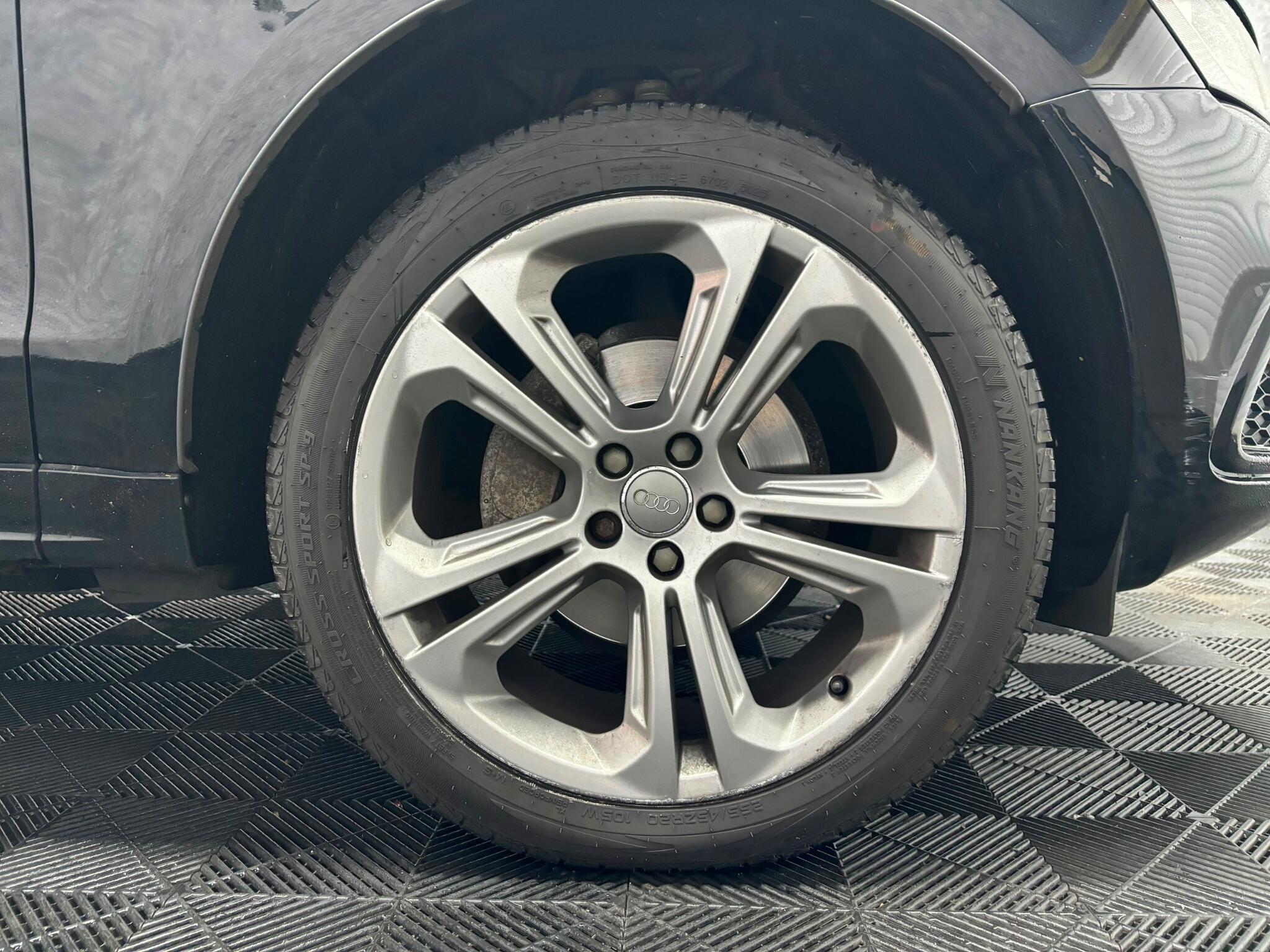 Audi Q5 view 30