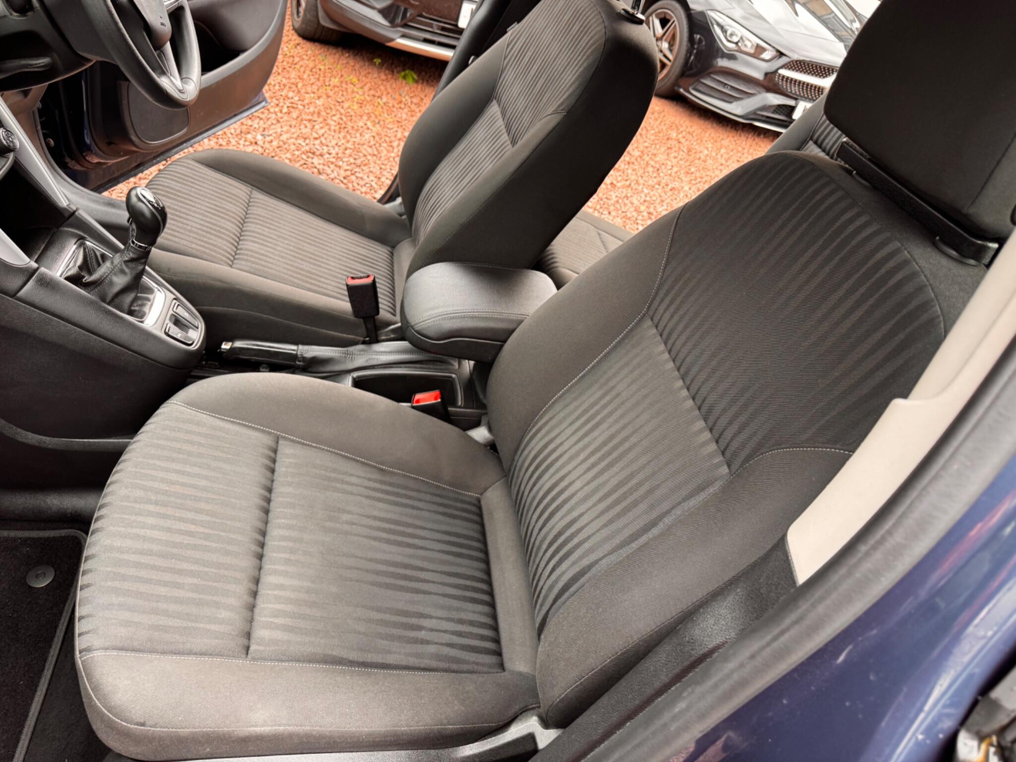 Vauxhall Zafira Tourer view 35