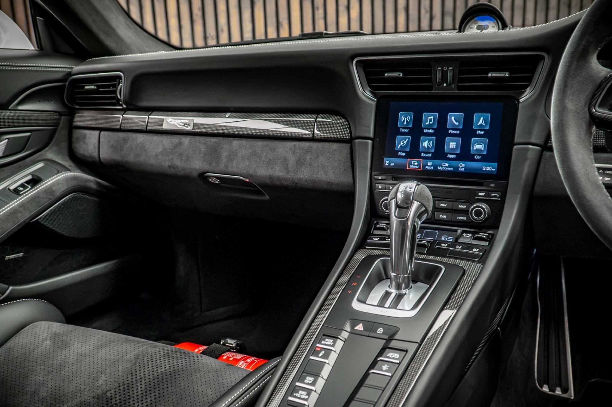 Porsche 911 view 25