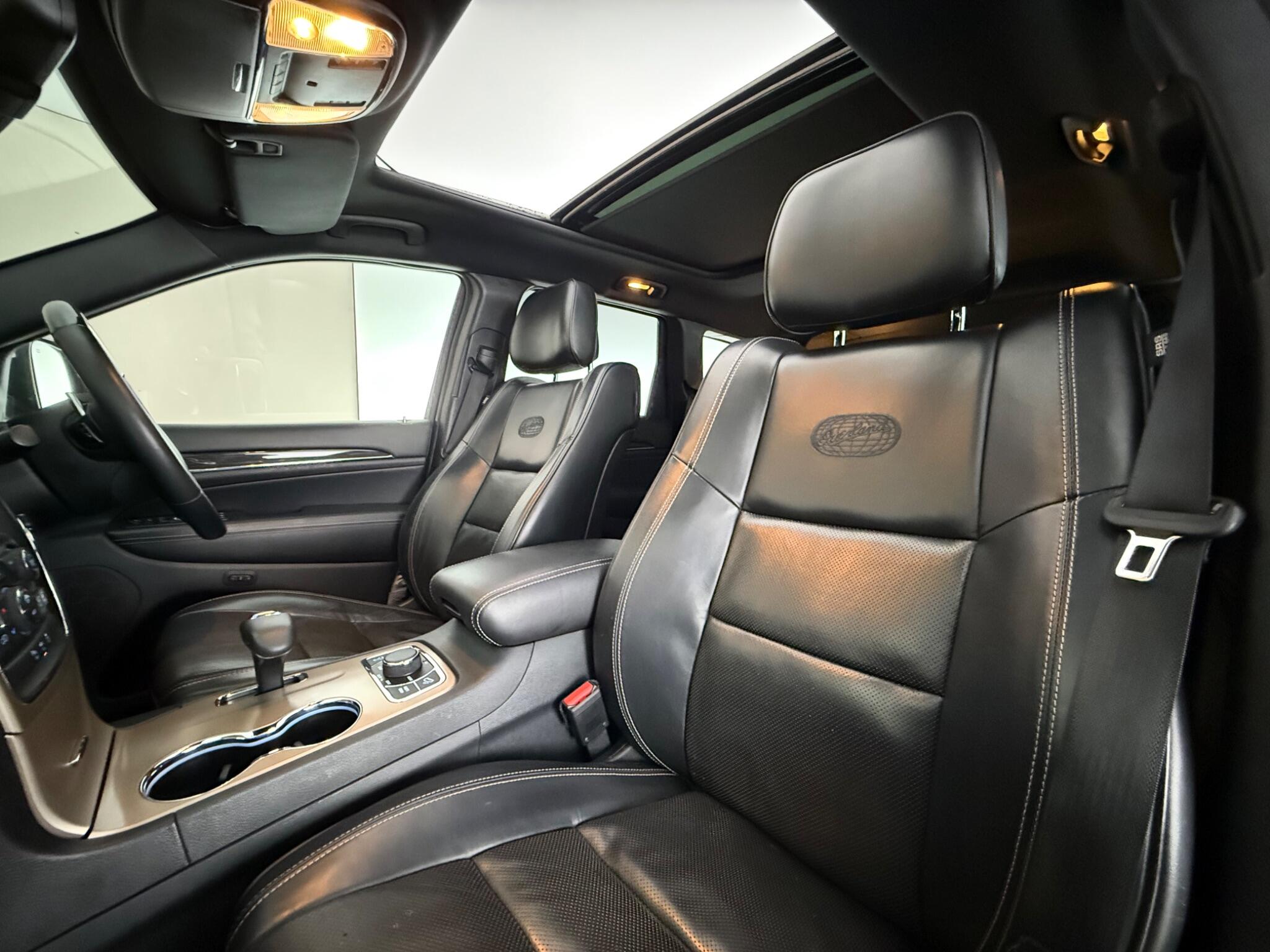 Jeep Grand Cherokee view 32