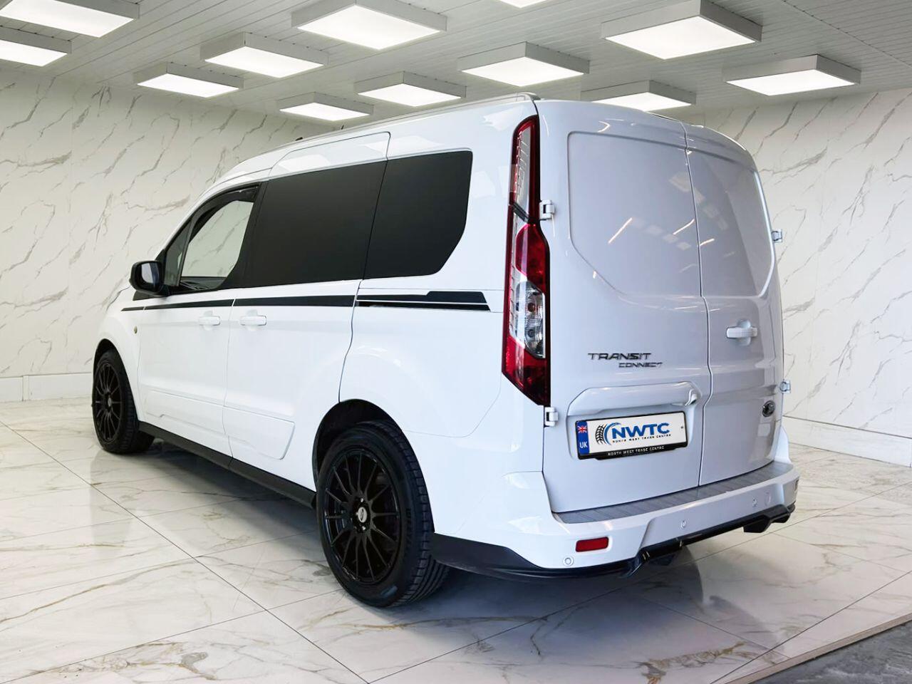 Ford Transit Connect view 8