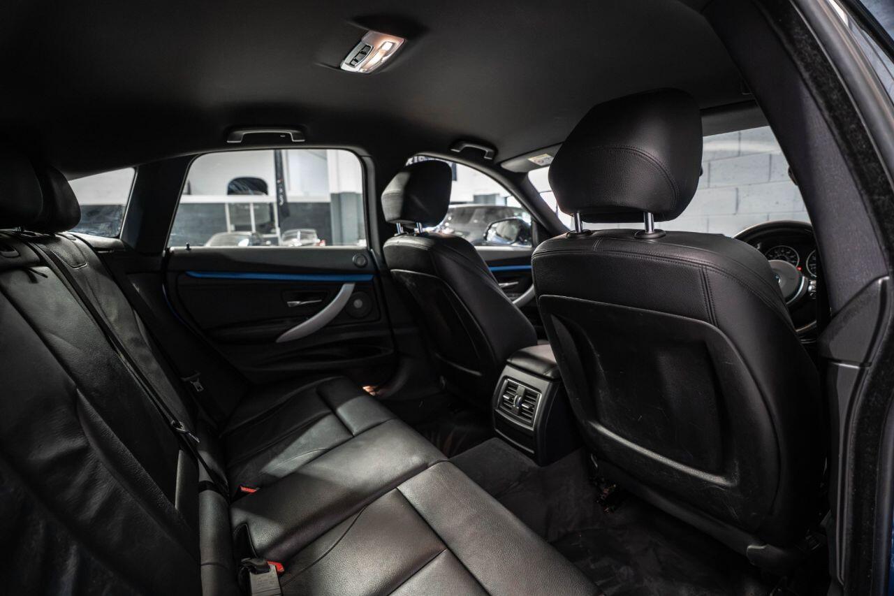BMW 3 Series view 23