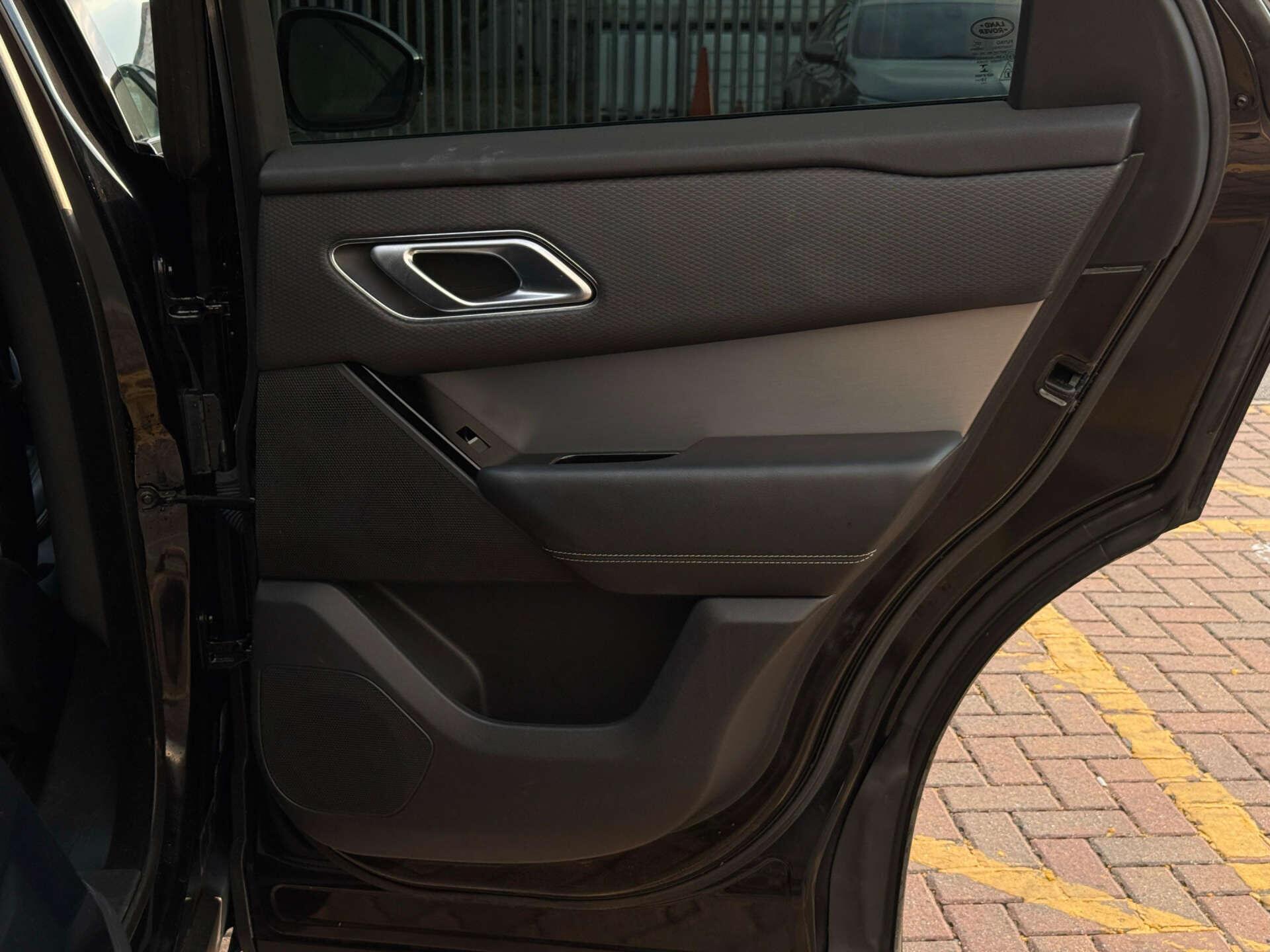 Land Rover Range Rover Velar view 27