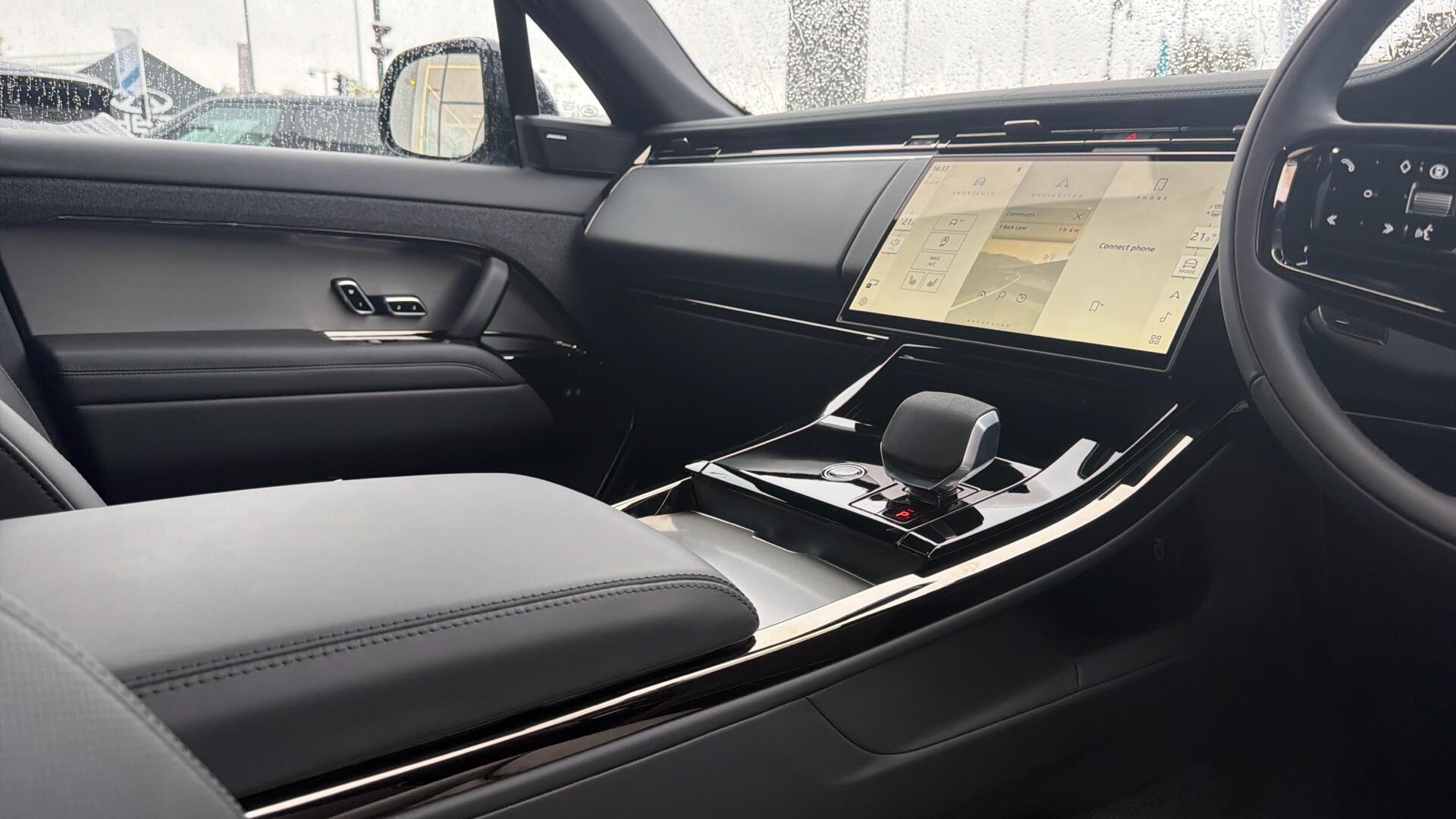Land Rover Range Rover Sport view 35
