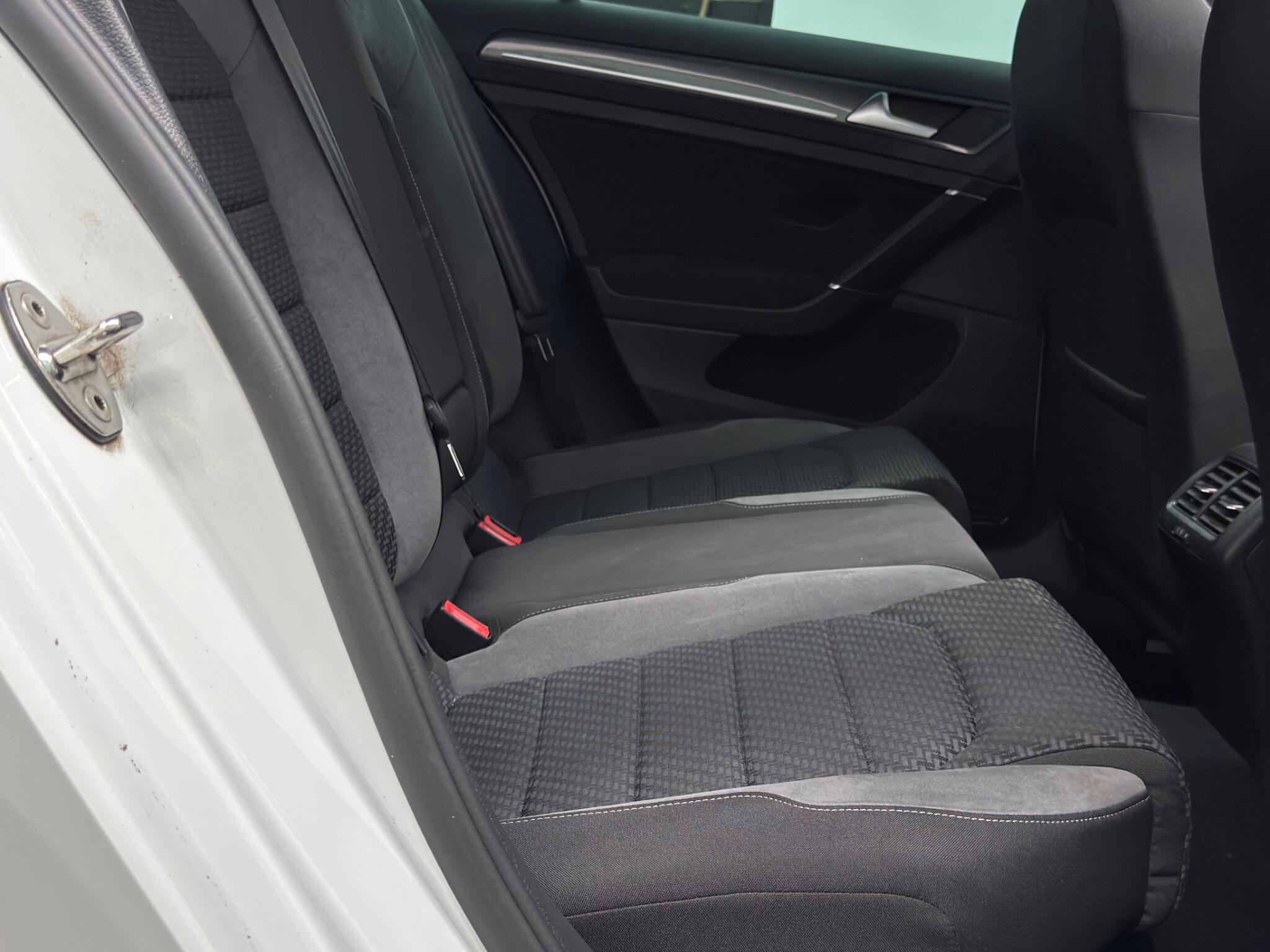 Volkswagen Golf view 52