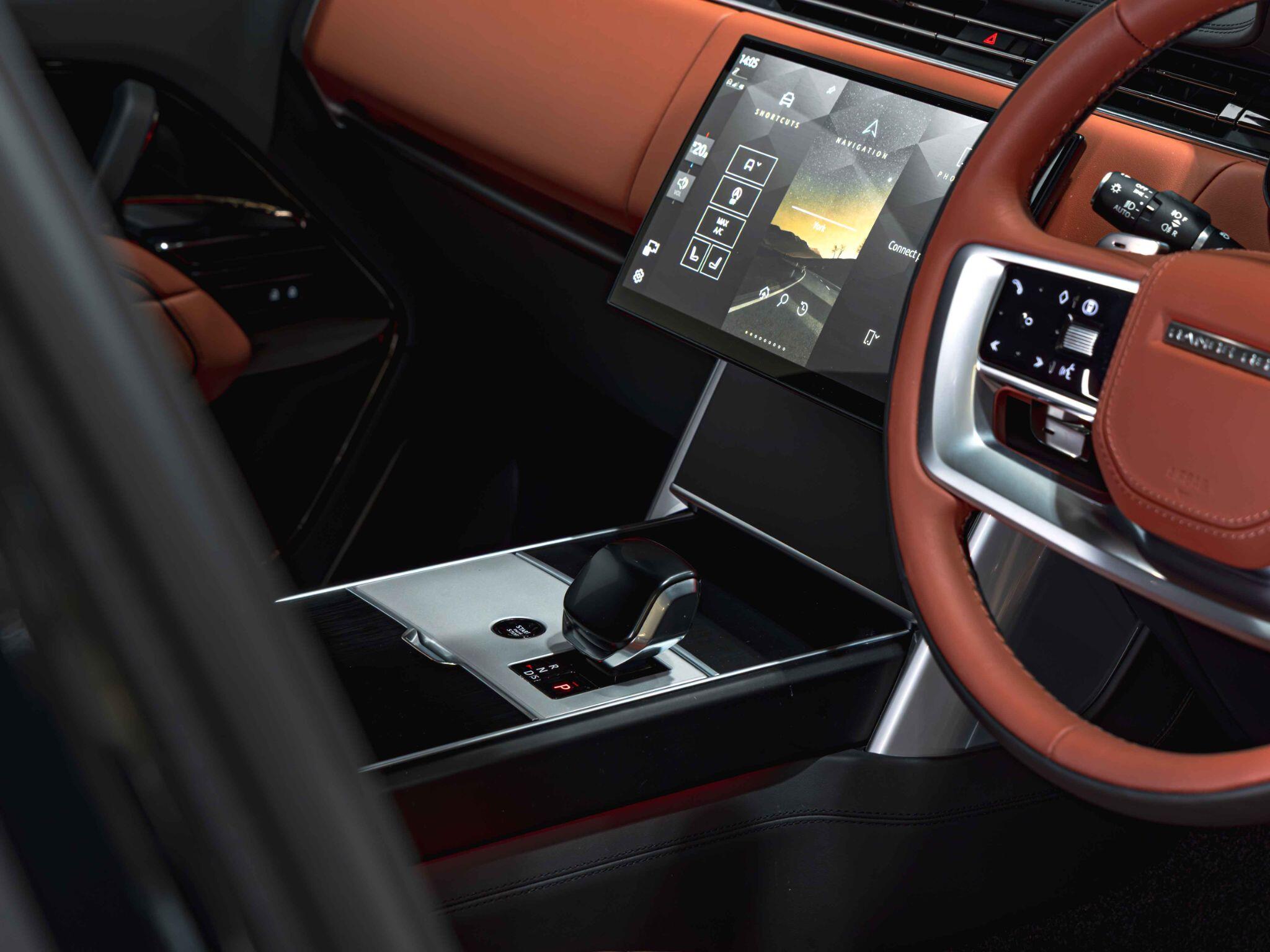 Land Rover Range Rover view 21