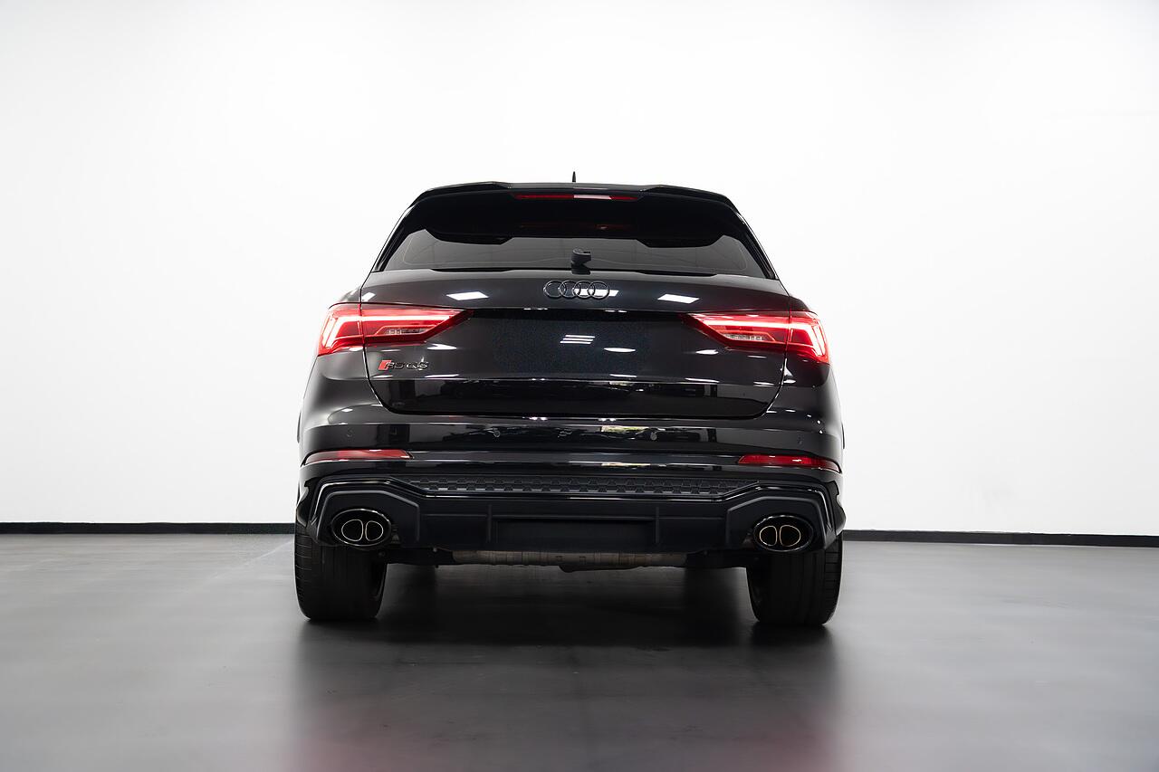 Audi RS Q3 view 28