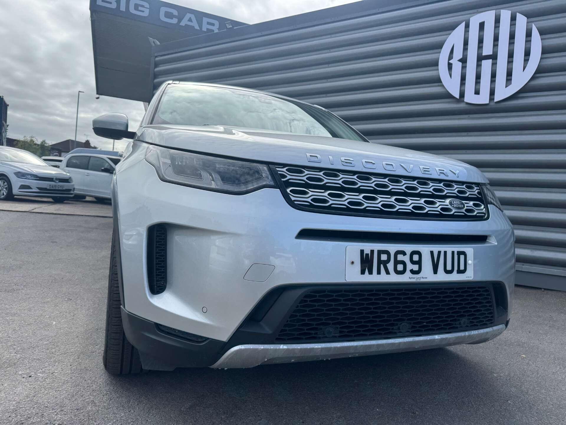 Land Rover Discovery Sport view 10