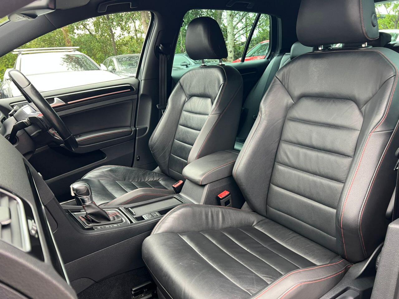Volkswagen Golf view 19
