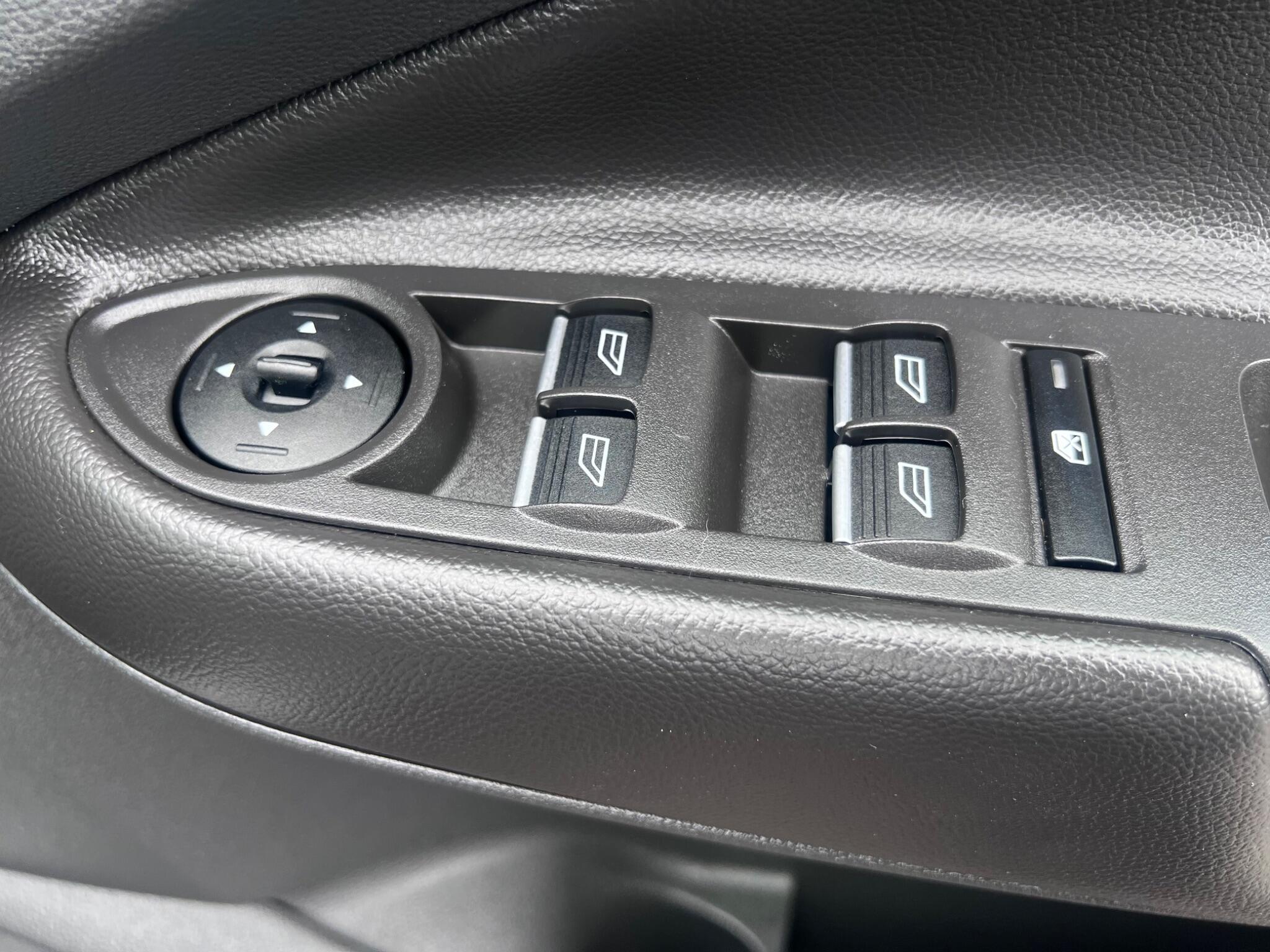 Ford Kuga view 18