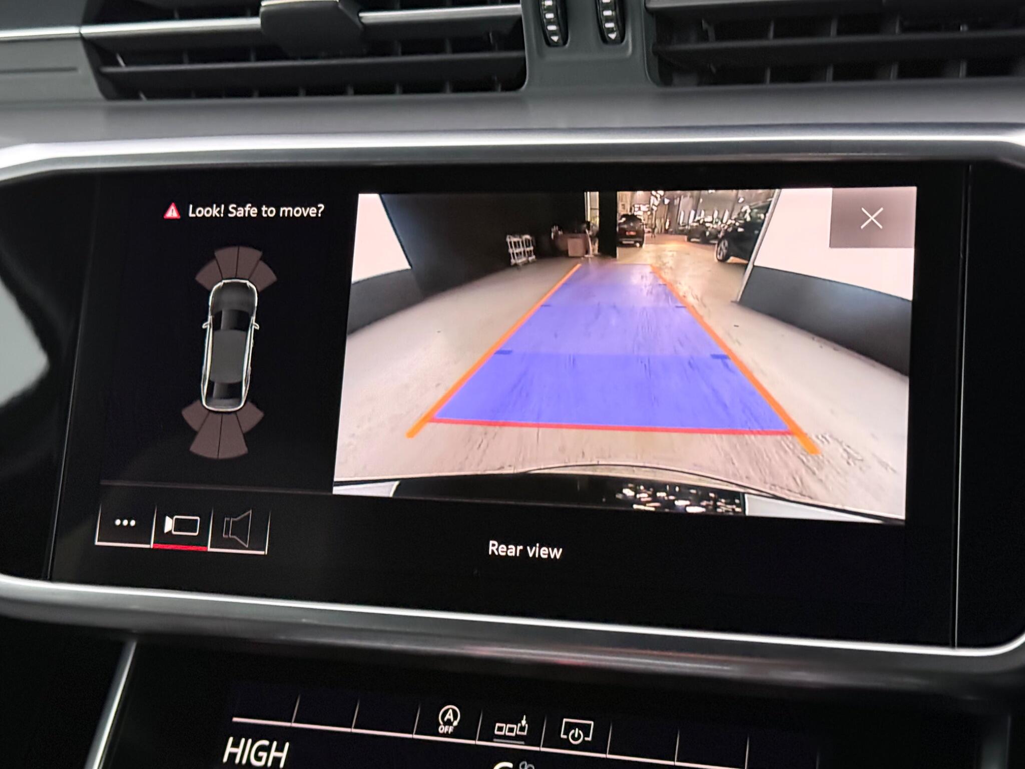 Audi A6 view 28