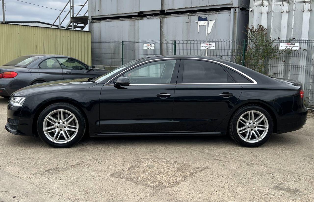 Audi A8 view 8