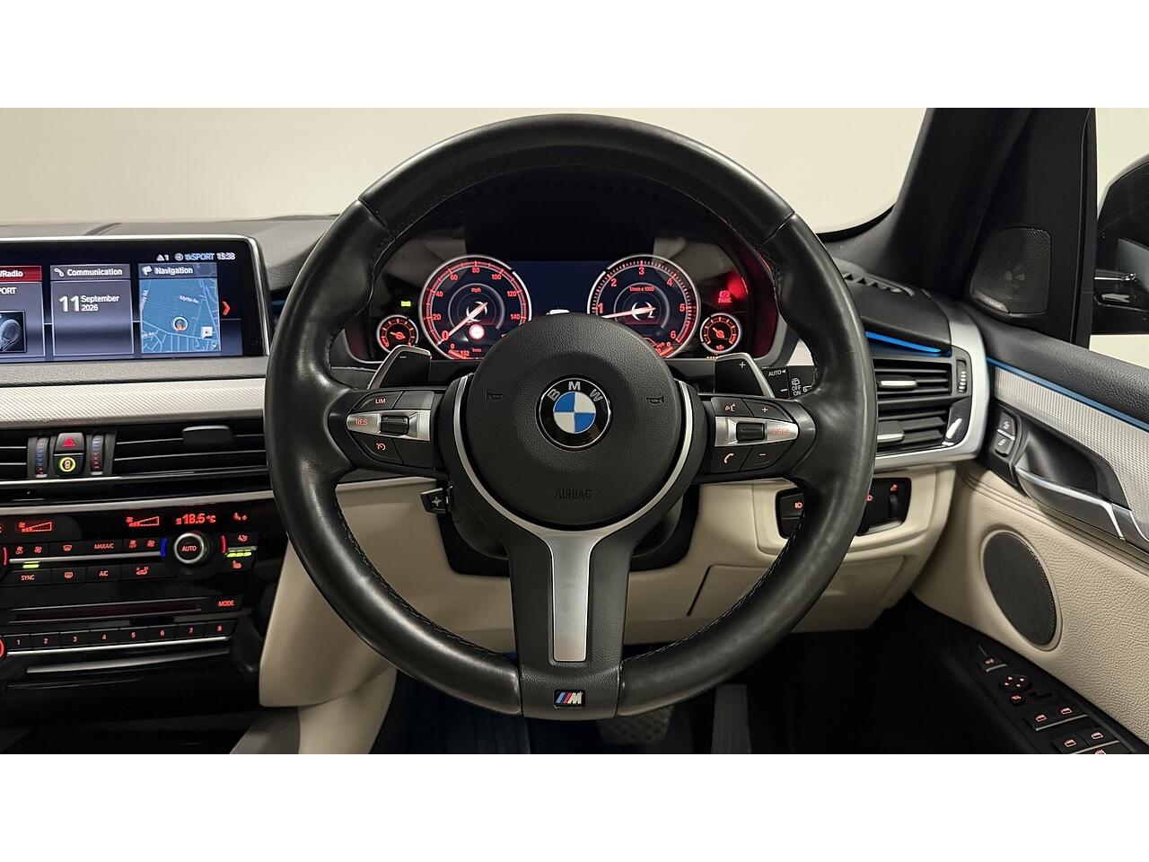 BMW X5 view 24