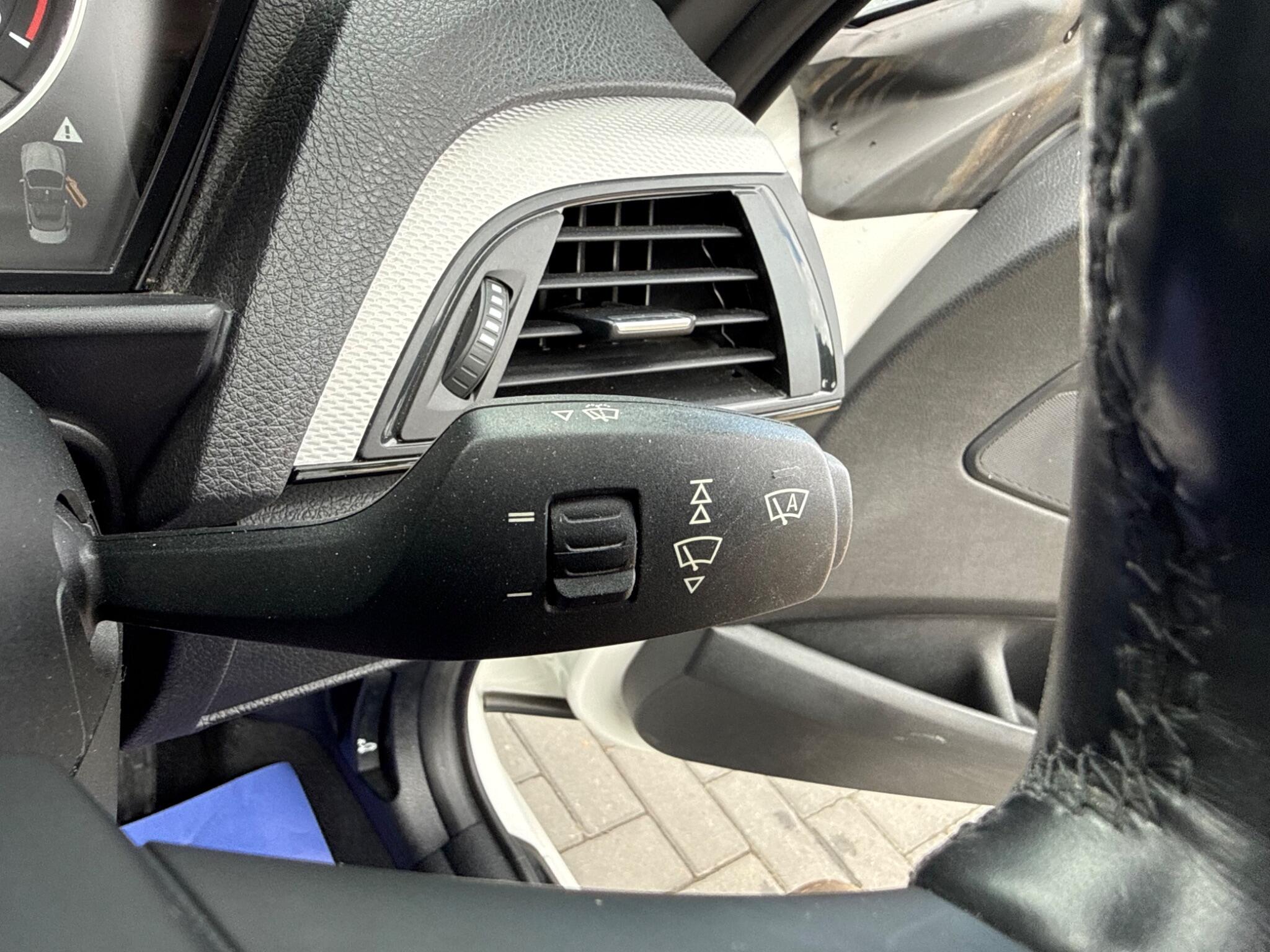 BMW 2 Series view 25