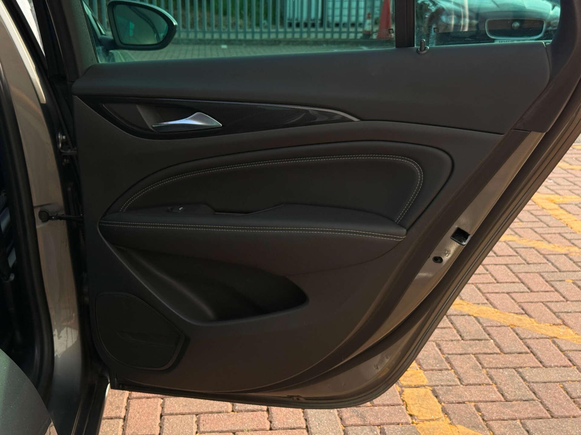 Vauxhall Insignia view 30