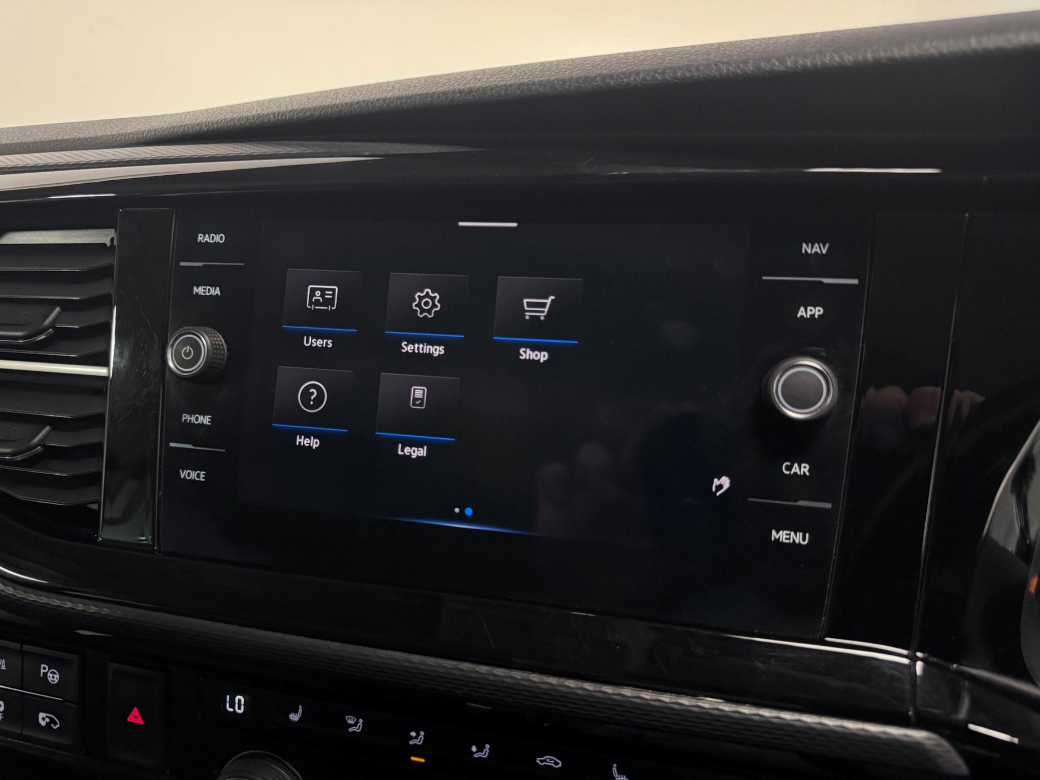 Volkswagen Caravelle view 52