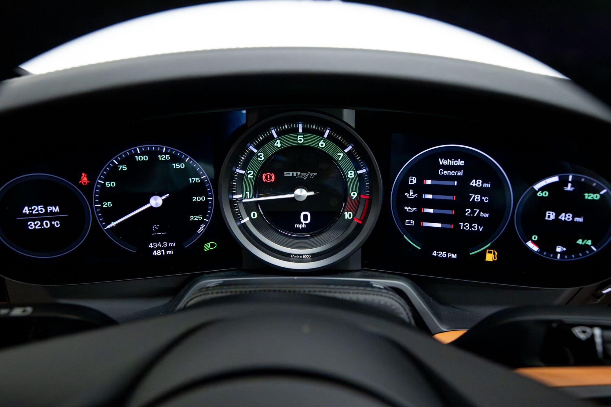 Porsche 911 view 44