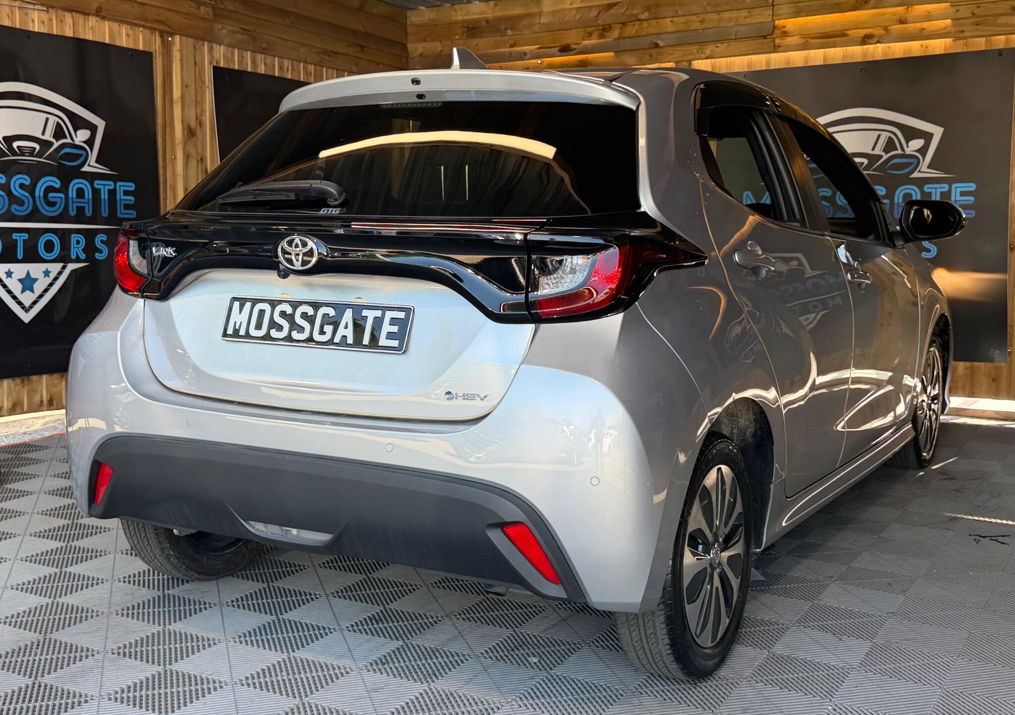 Toyota Yaris view 12