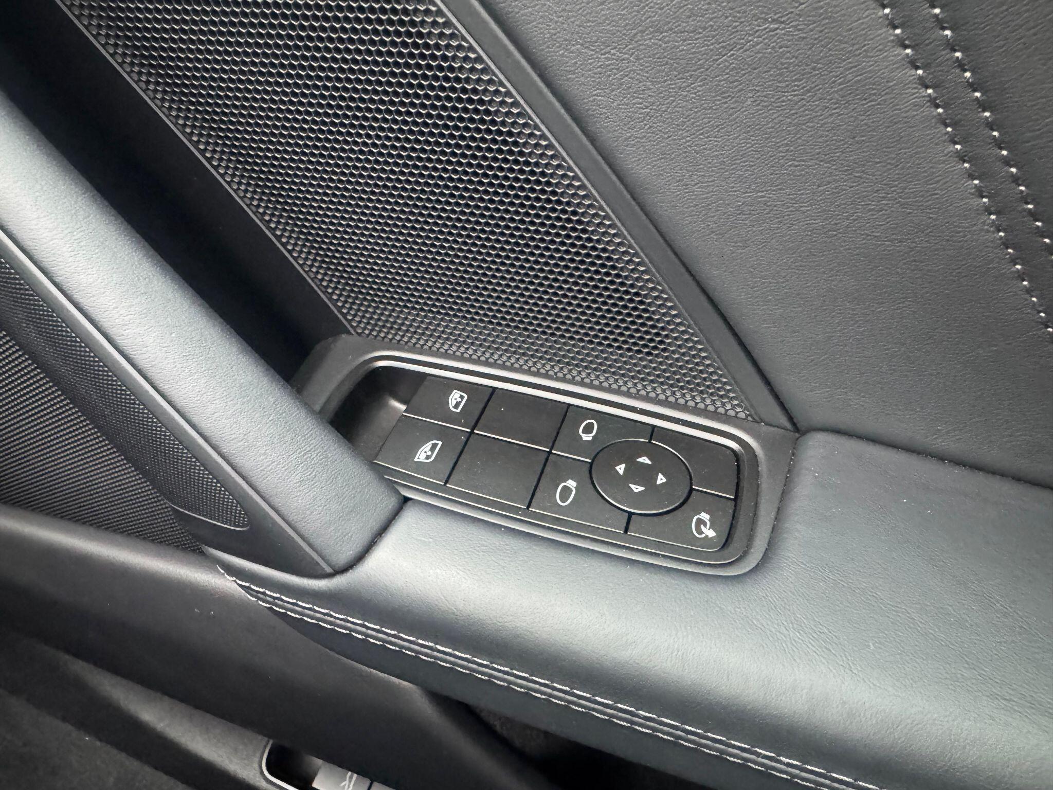 Porsche 911 view 15