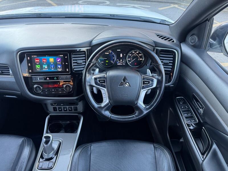 Mitsubishi Outlander view 10