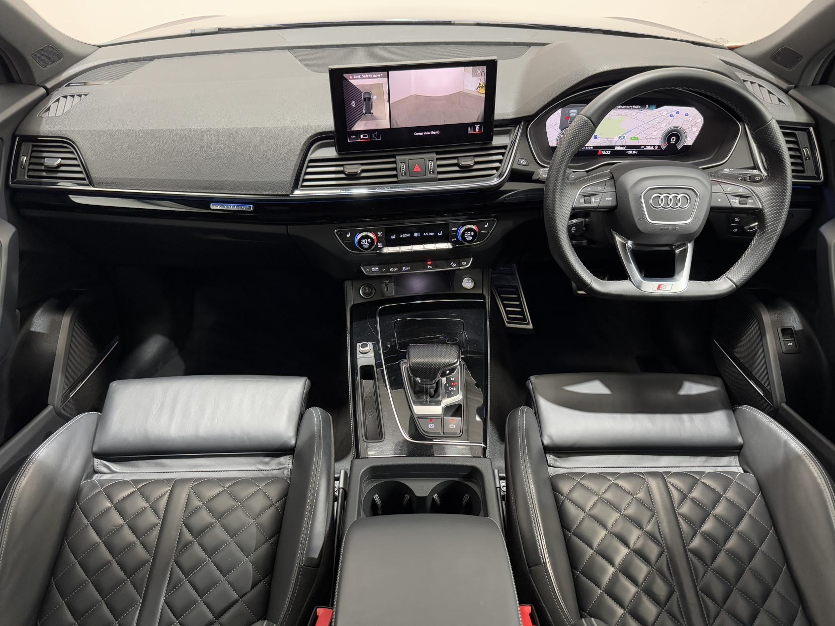 Audi Q5 view 23