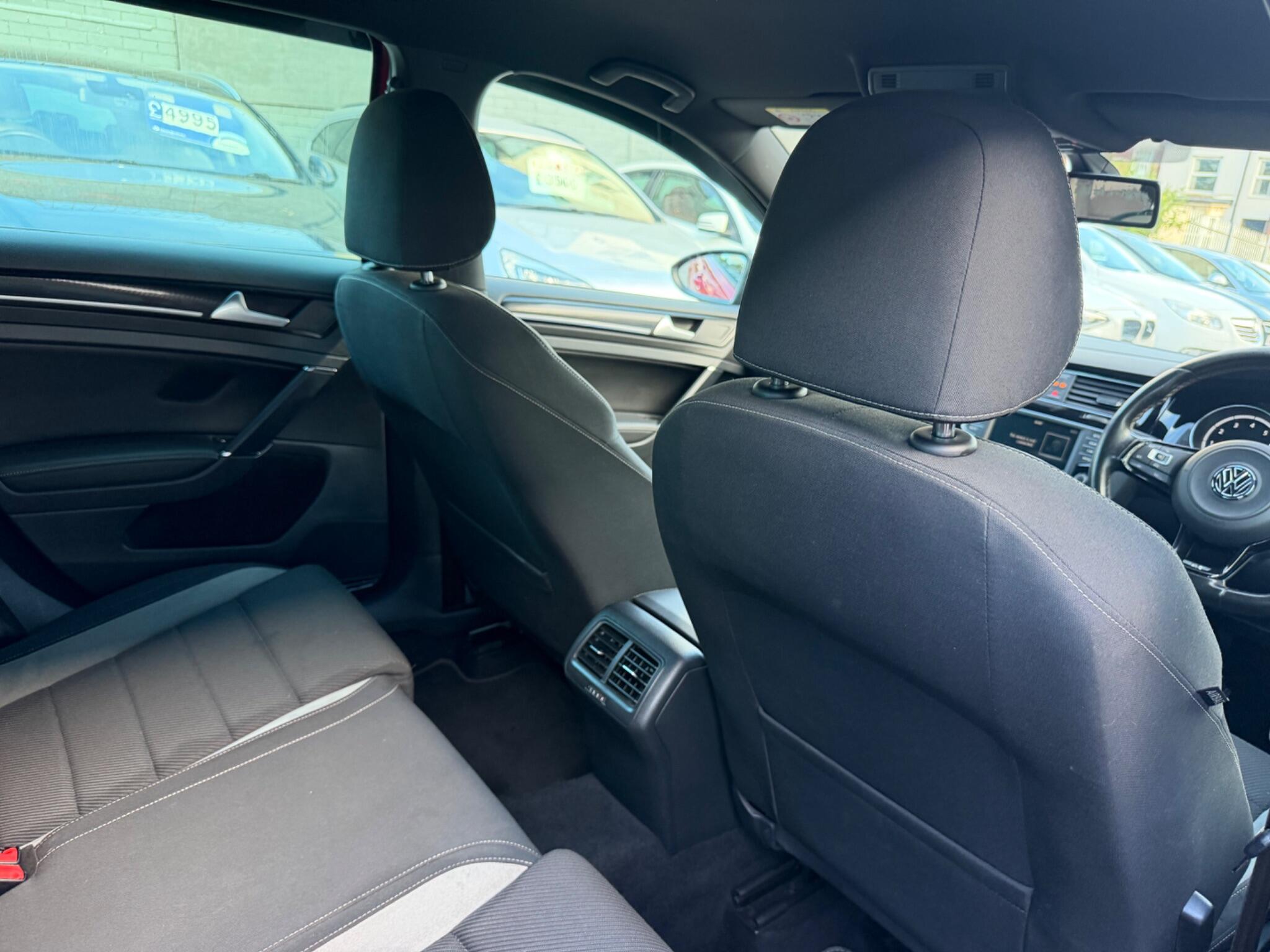 Volkswagen Golf view 19