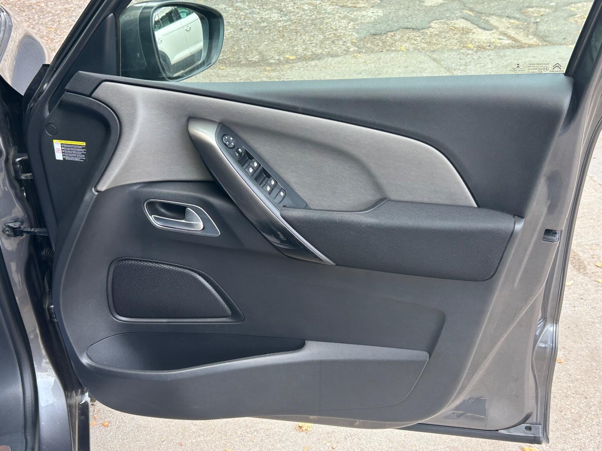 Citroen C4 Spacetourer view 38