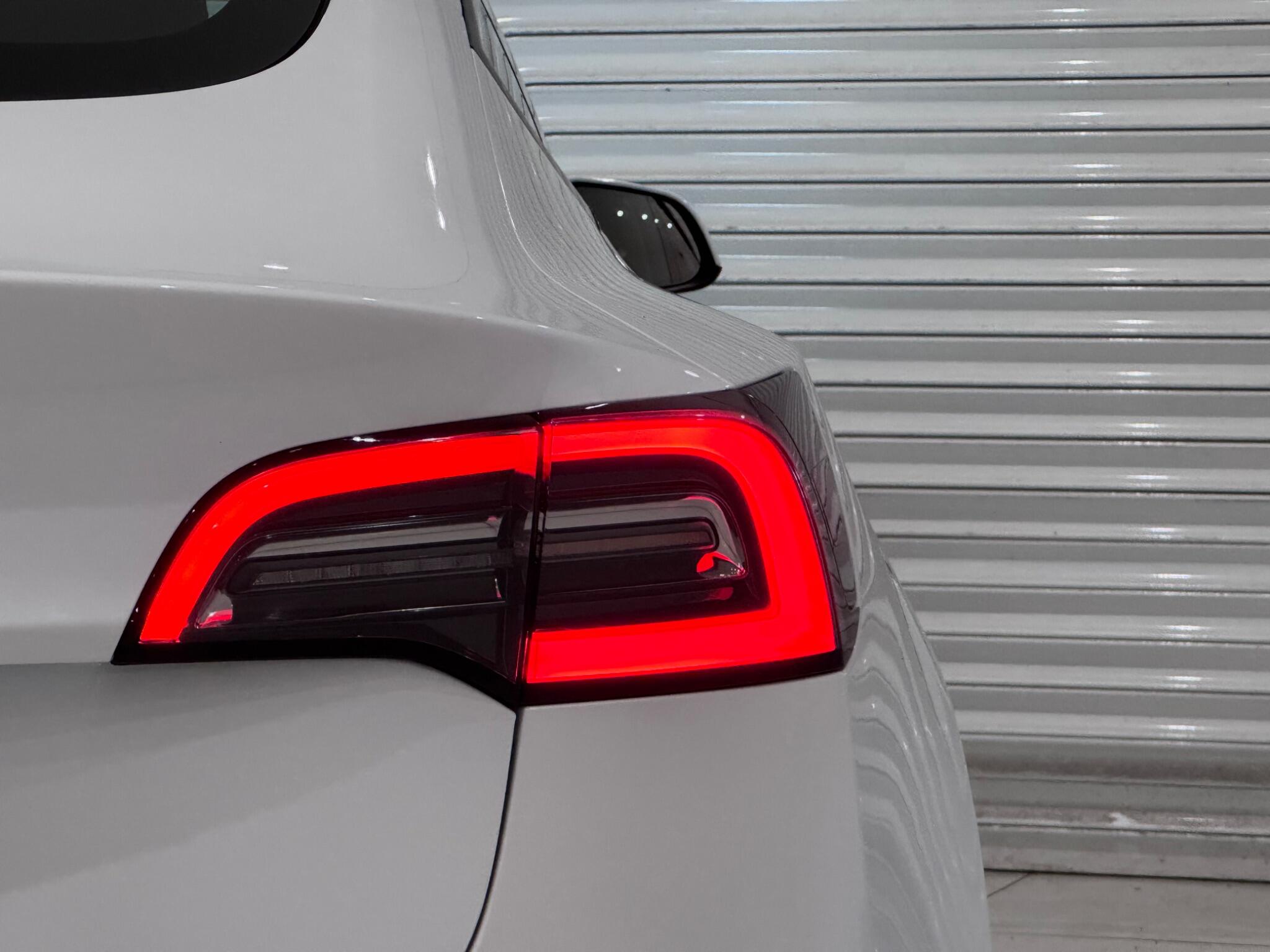 Tesla Model 3 view 22