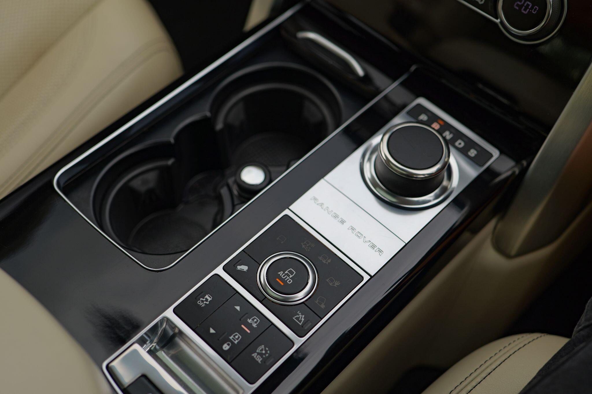 Land Rover Range Rover view 19