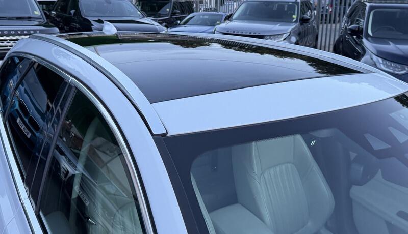 Jaguar XF view 22