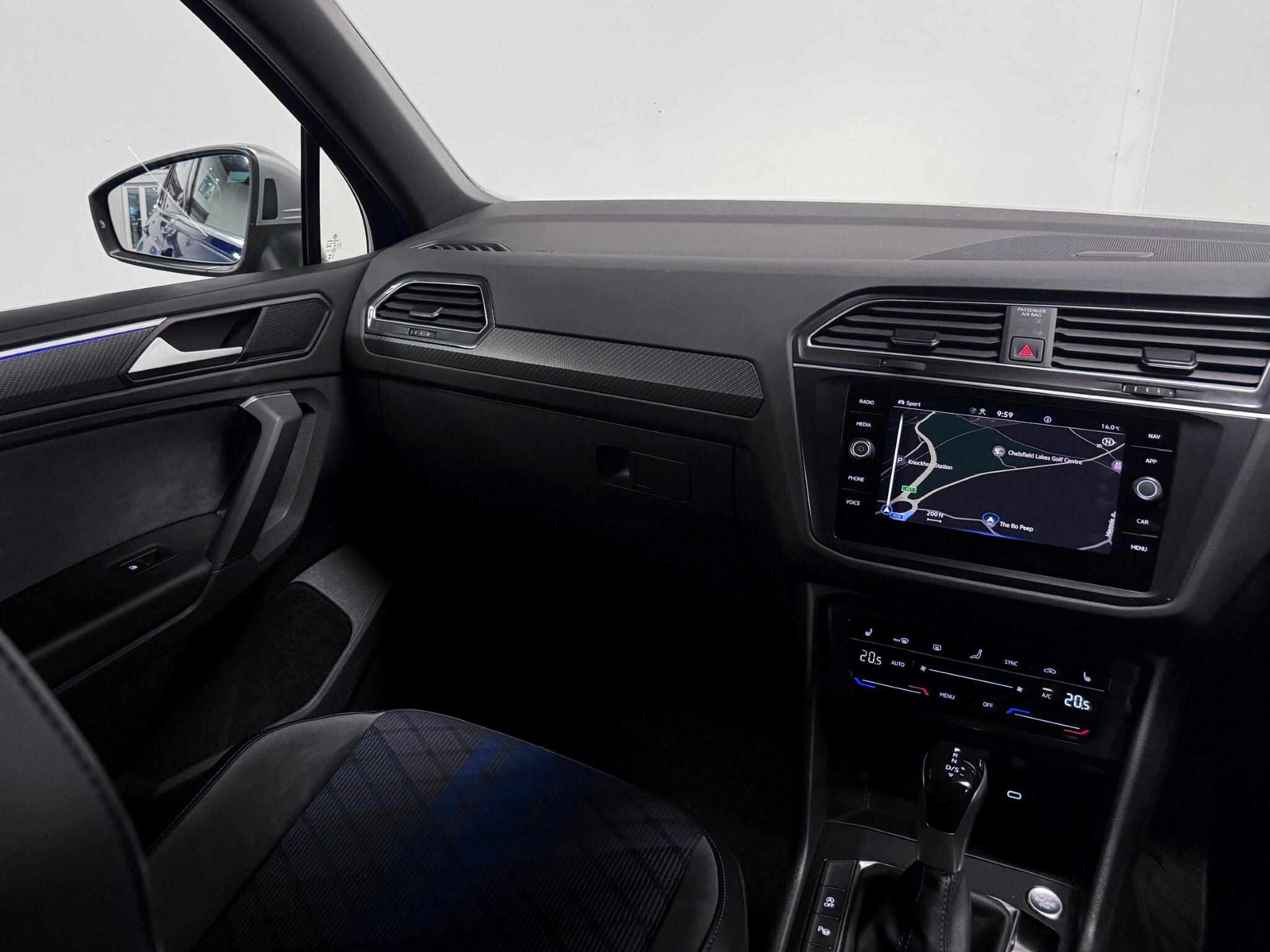 Volkswagen Tiguan view 14